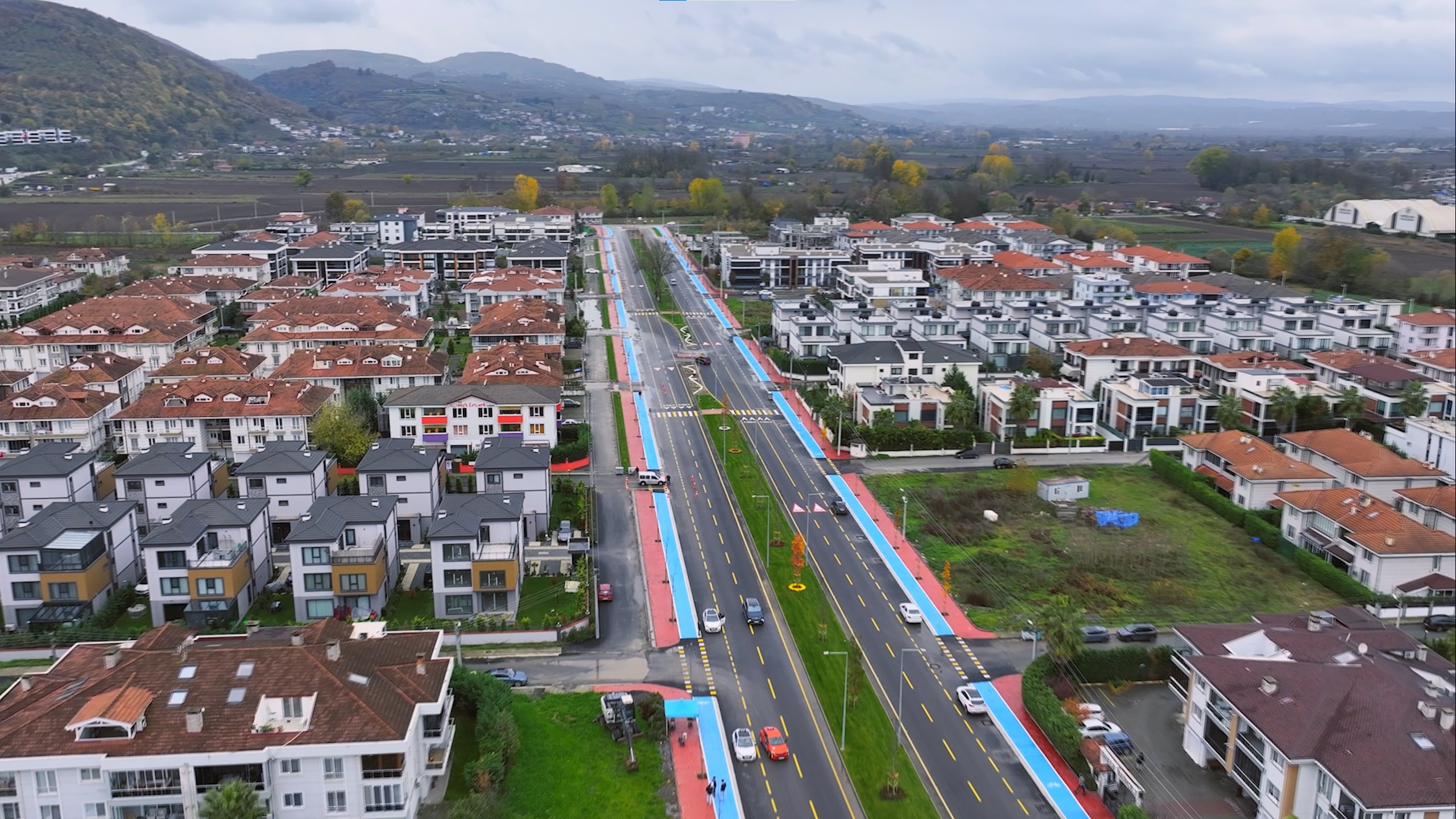 Şehirde asfalt atağı: 66 kilometre 222 bin ton asfaltla yenilendi
