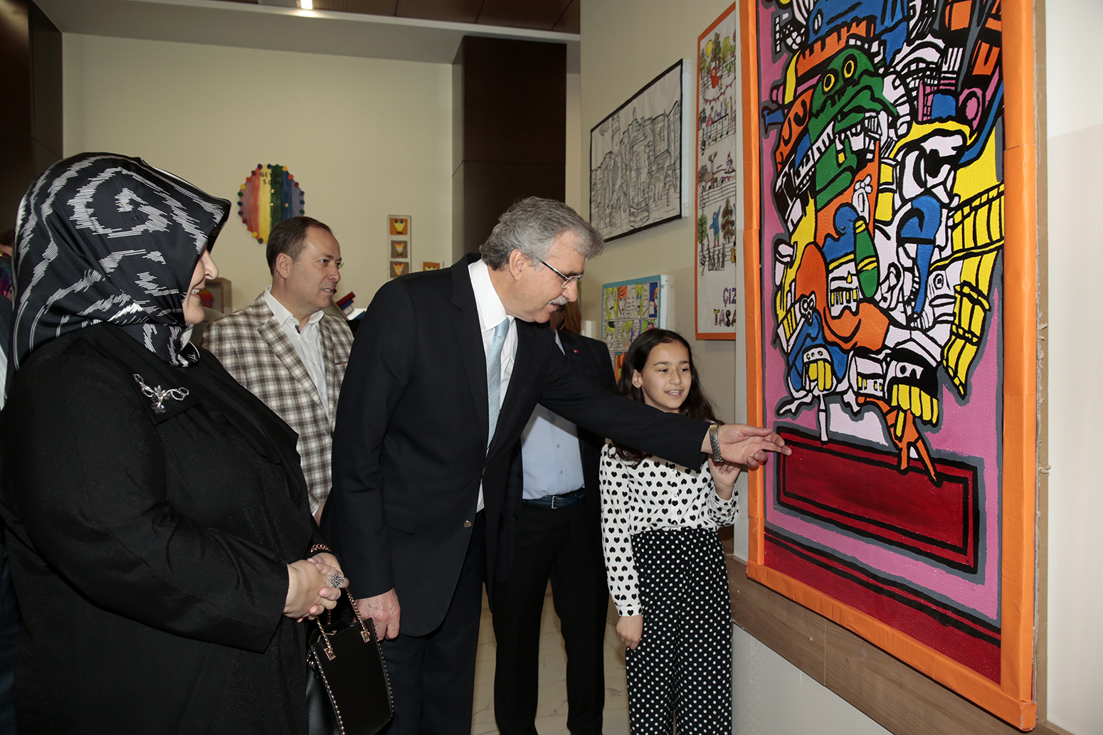 “Kültürüne sahip çıkan nesiller yetiştirmeliyiz”