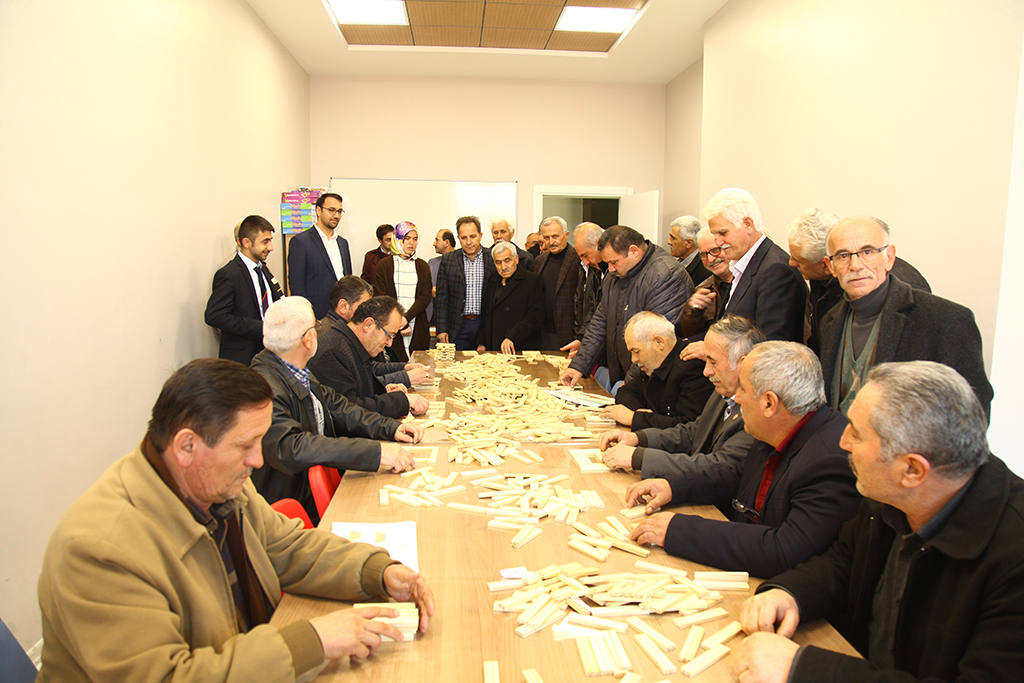 Geyve’ye en renkli hediye