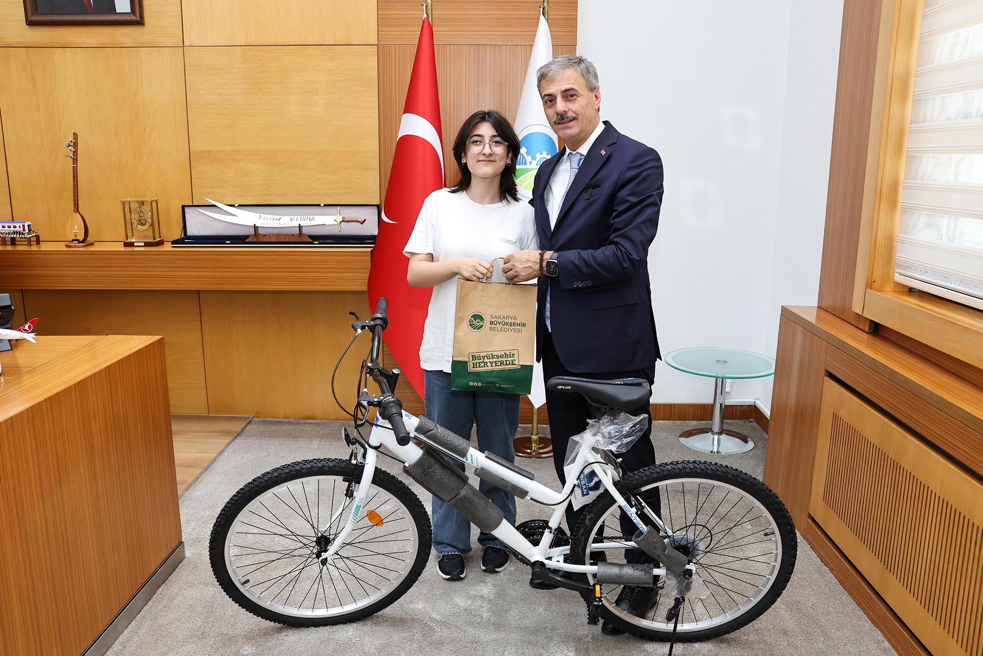 Başkan Alemdar Sakarya’nın LGS şampiyonlarını misafir etti: “Memleketin ve Türkiye’nin geleceği sizlersiniz”