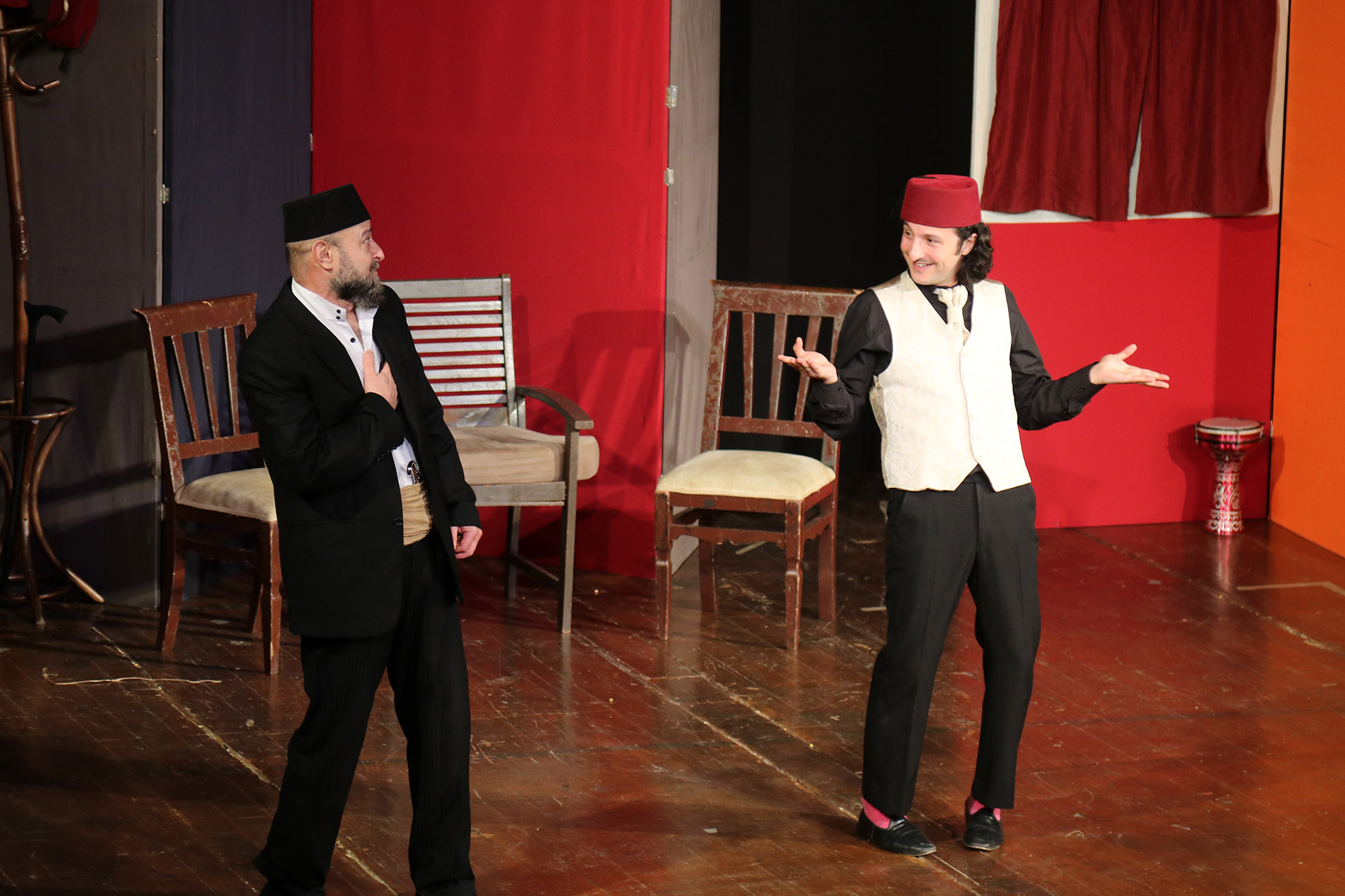 Gün boyu devam etti; Büyükşehir’den tiyatro şöleni