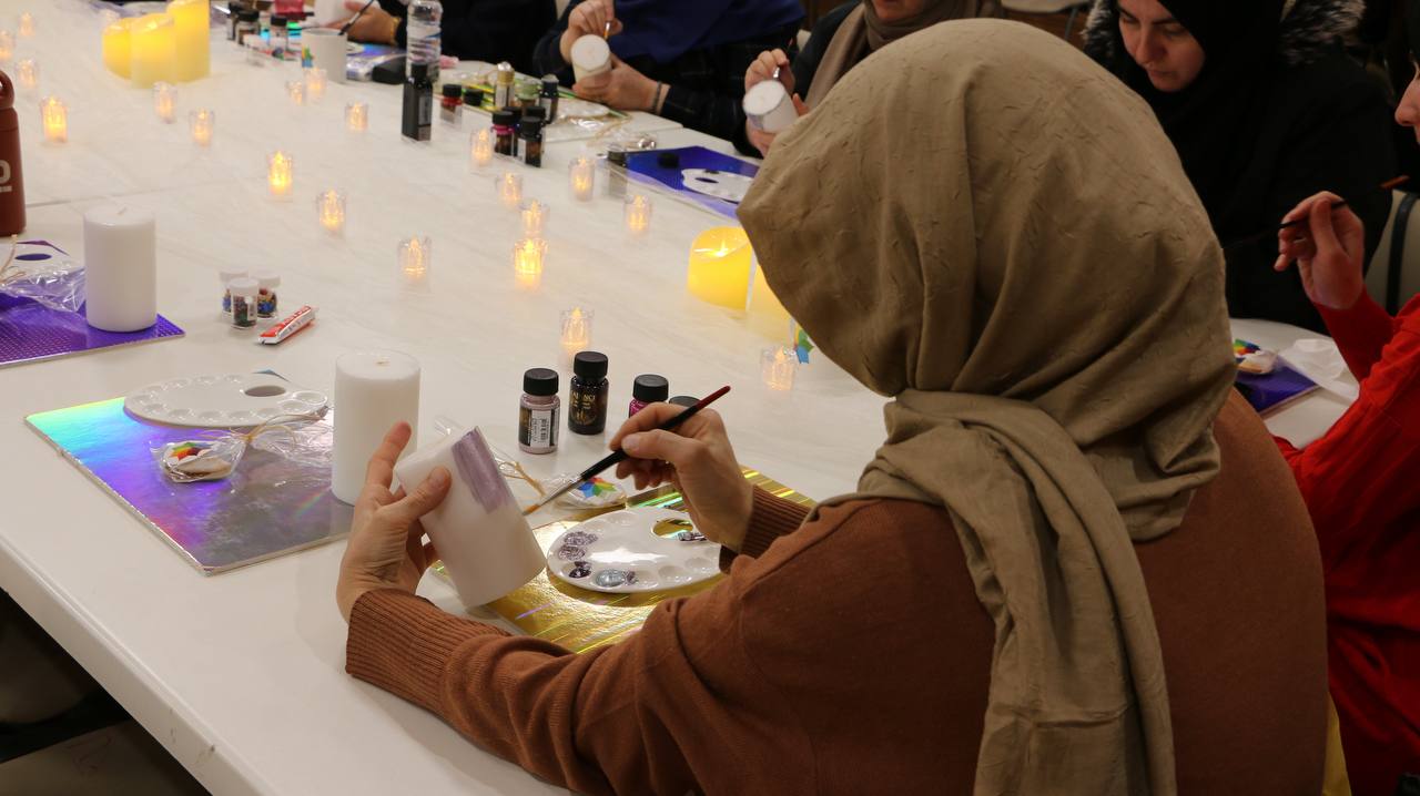 SGM’de yetişkinlere ‘terapi’ gibi sanat atölyesi