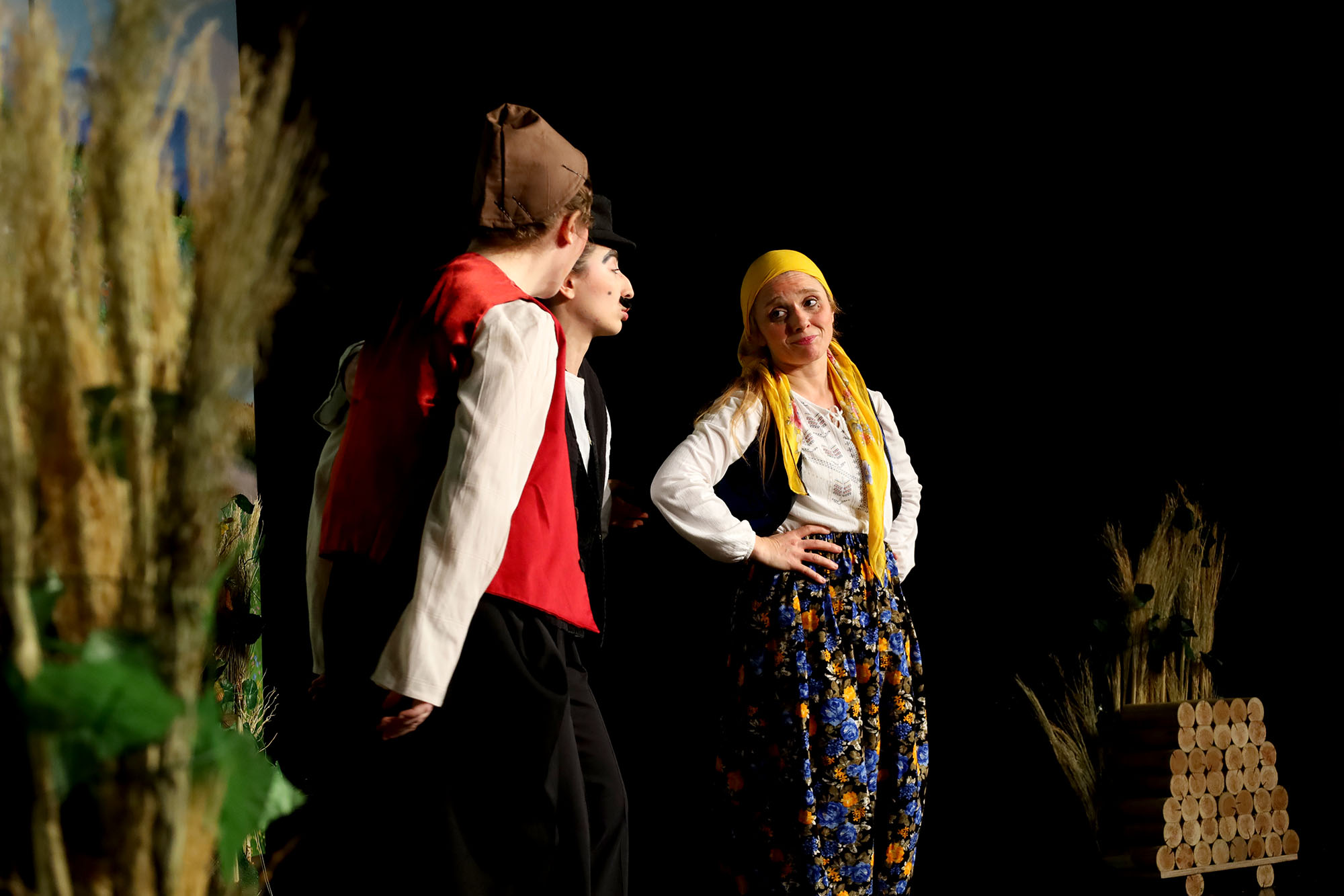 “Zoraki Takip” AKM’de kahkahalarla geçti