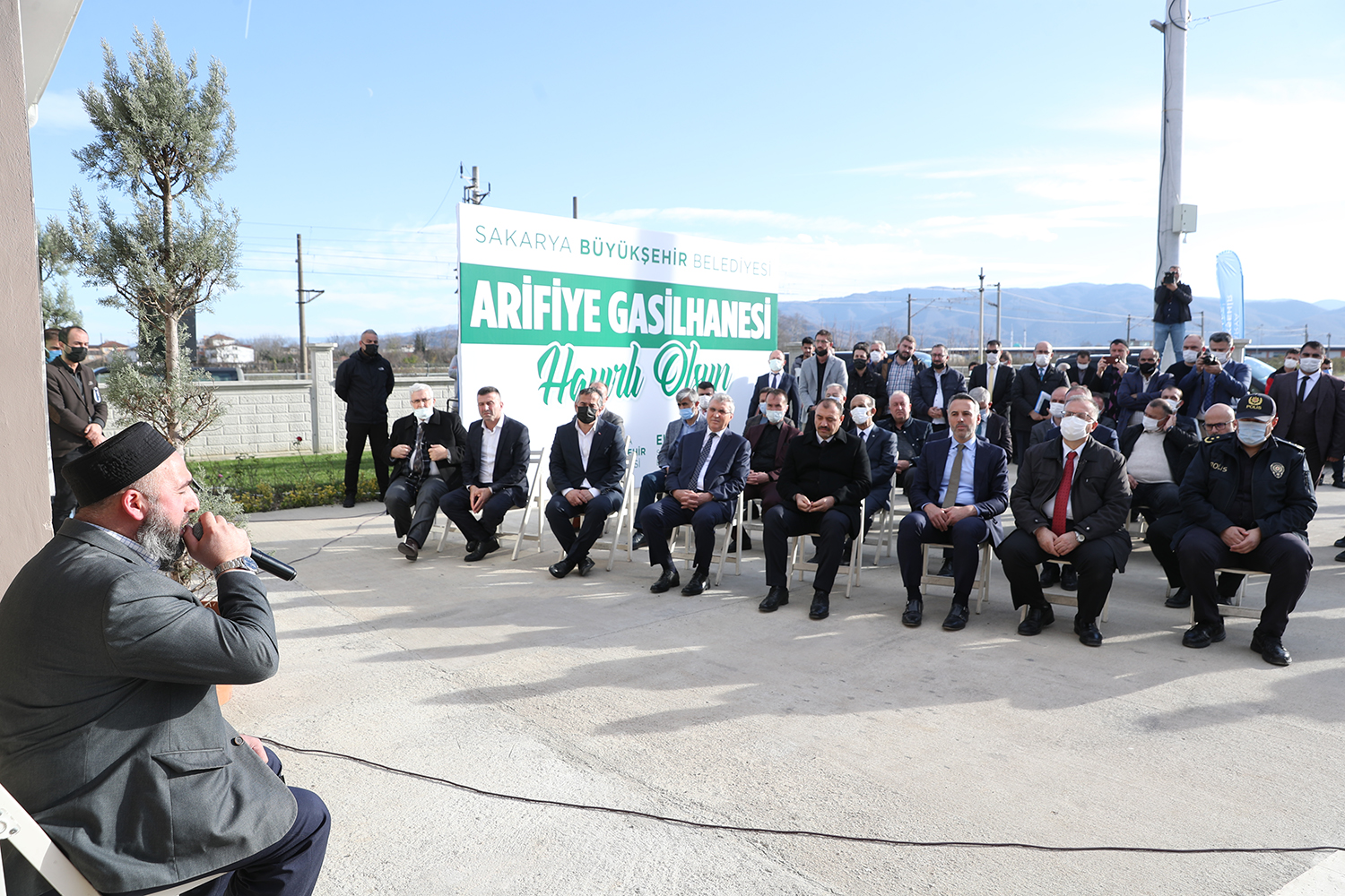 “Arifiye’nin yeni duble yolu ve gasilhane hayırlı olsun”