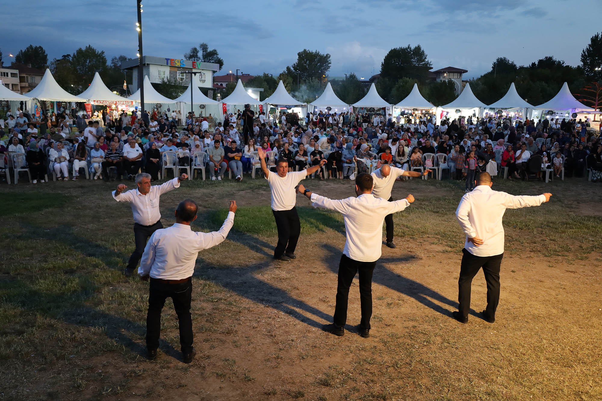 Millet Bahçesi’nde binlerce kişiyle Rumeli Balkan buluşması
