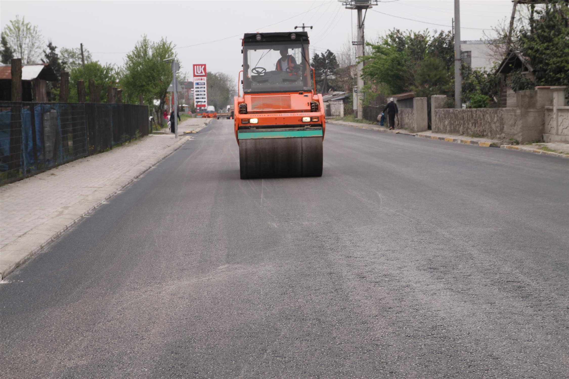 Akyazı Mudurnu Caddesi’ne sıcak asfalt