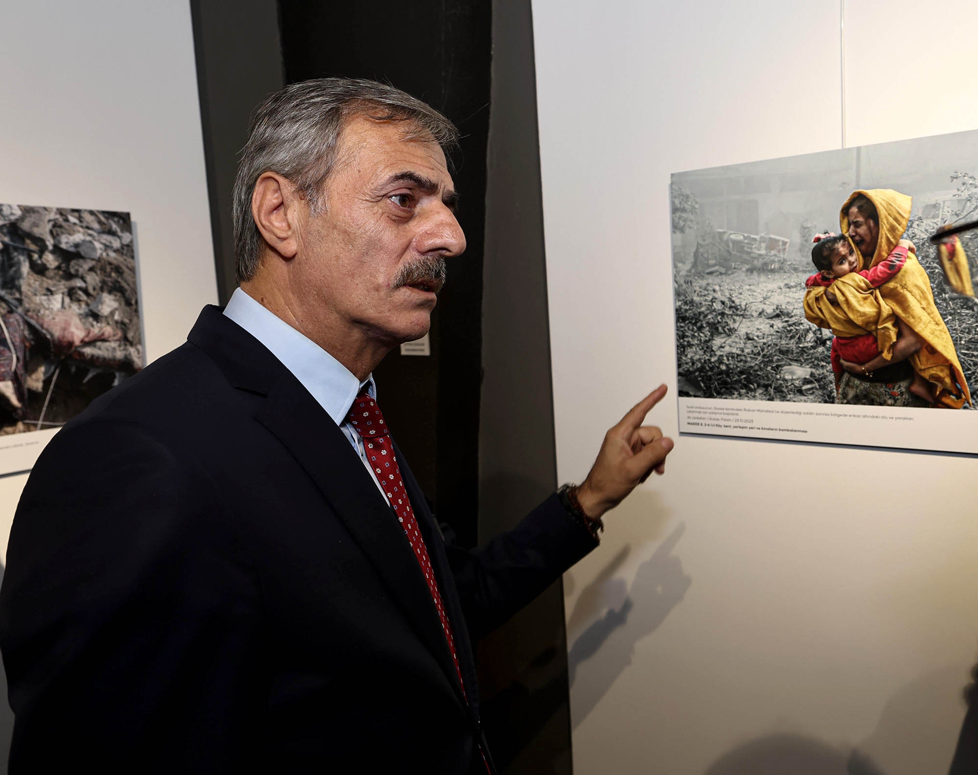 “Kanıt kitabı insanlığa çok büyük bir ders olacak”