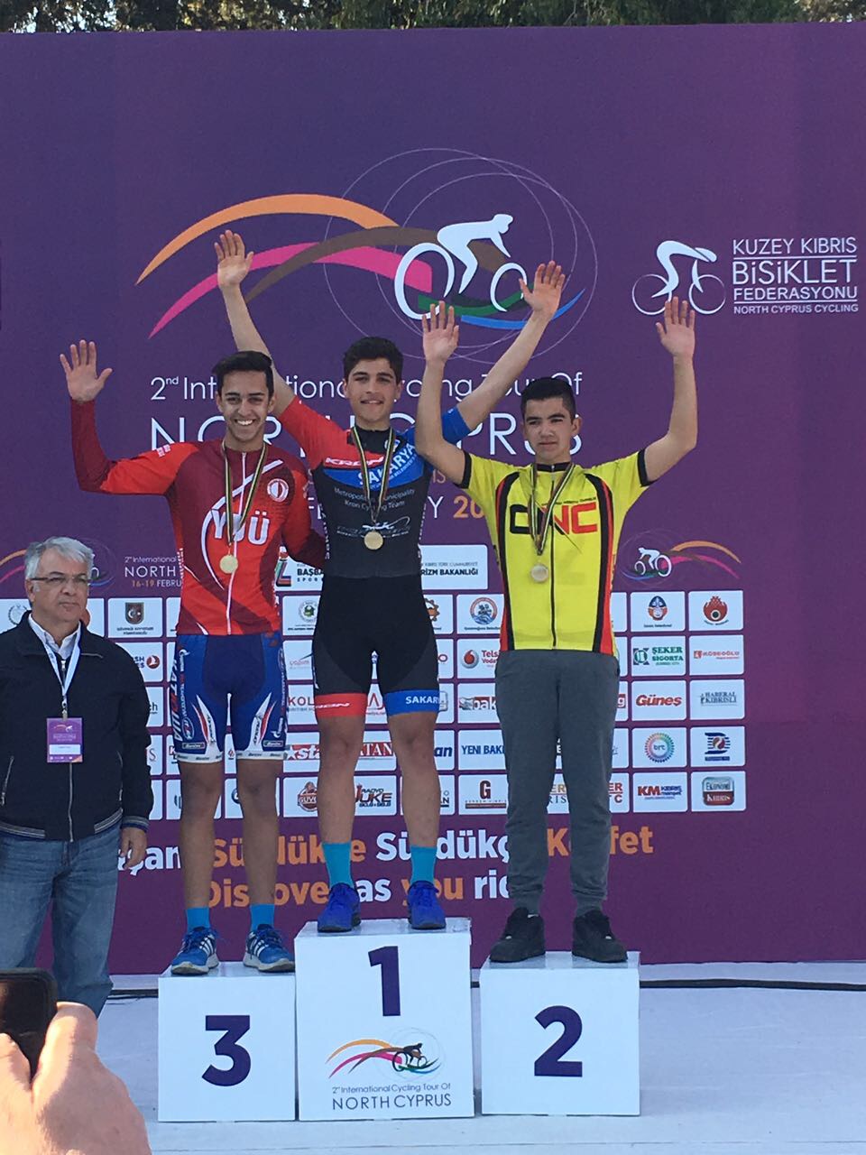 Büyükşehirli bisikletçiler Kıbrıs’ta birinci oldu