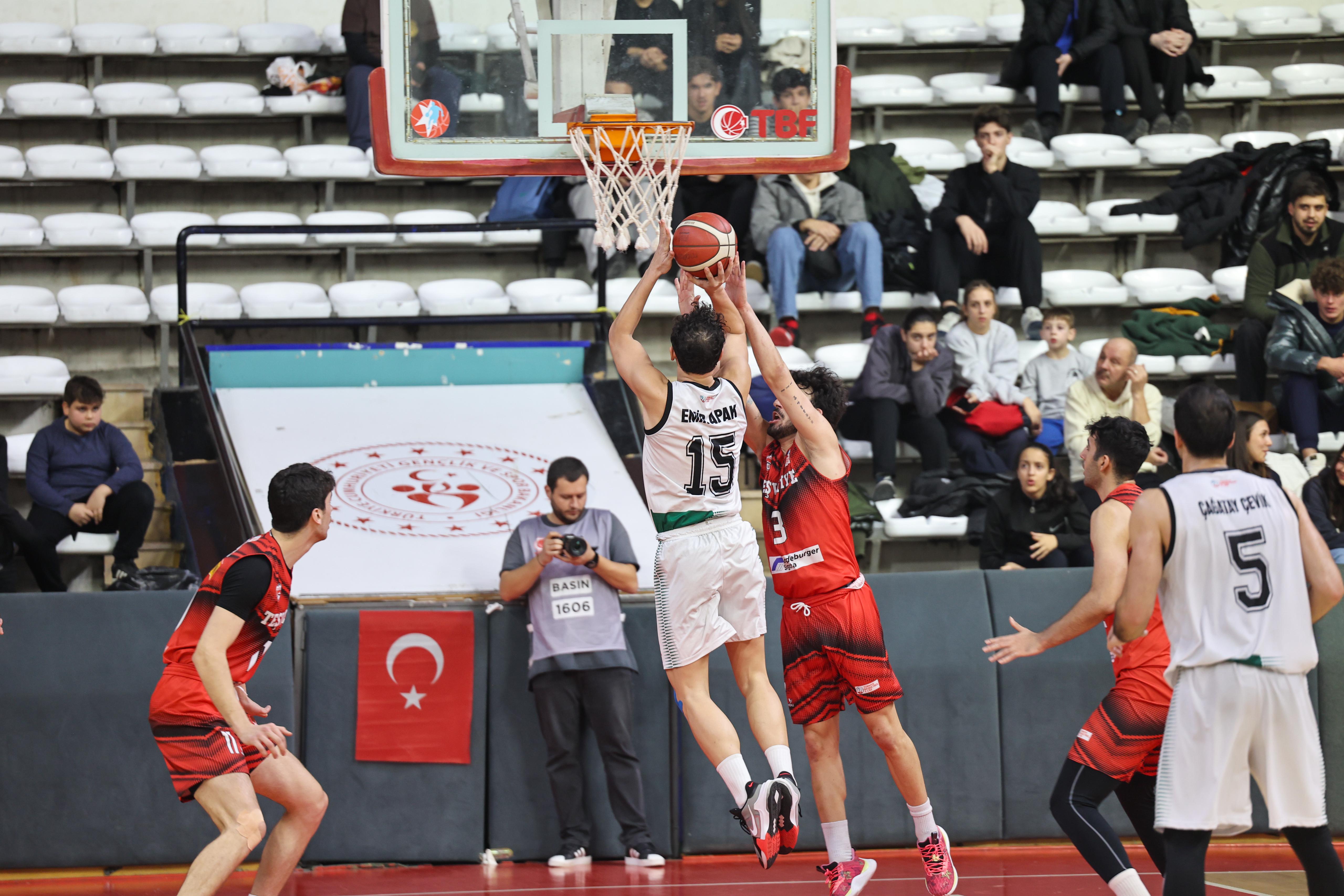 Dev adamların Play-Off’ta yine en büyük gücü taraftarı olacak