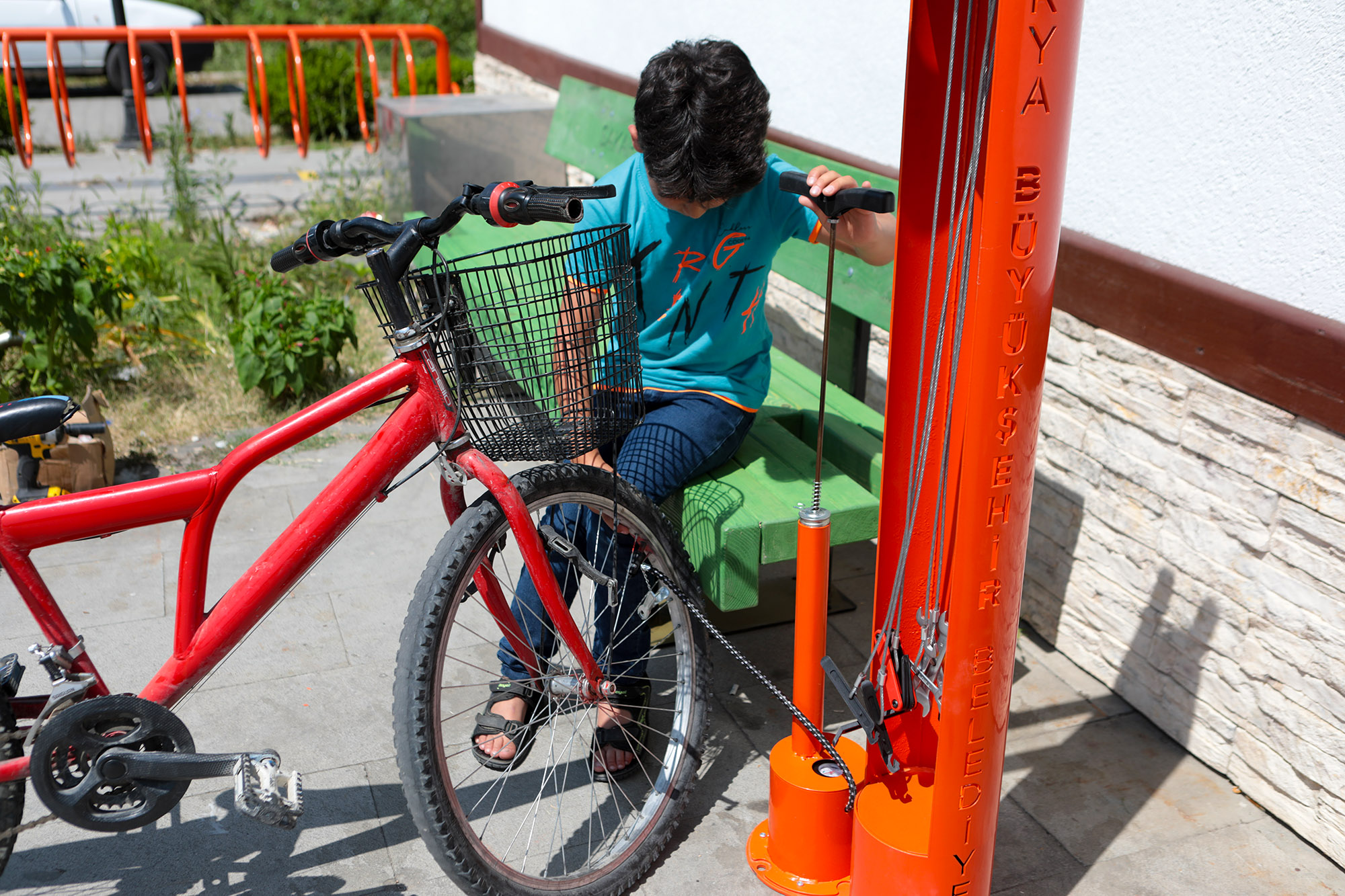 Büyükşehir 40 noktada bisiklet istasyonları kuruyor 