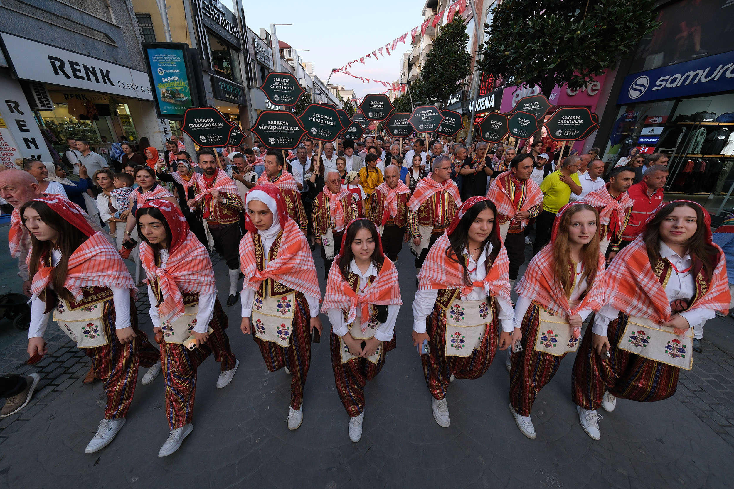 Şehrimizde birlik beraberliği ilelebet sürdürecek ve büyüteceğiz