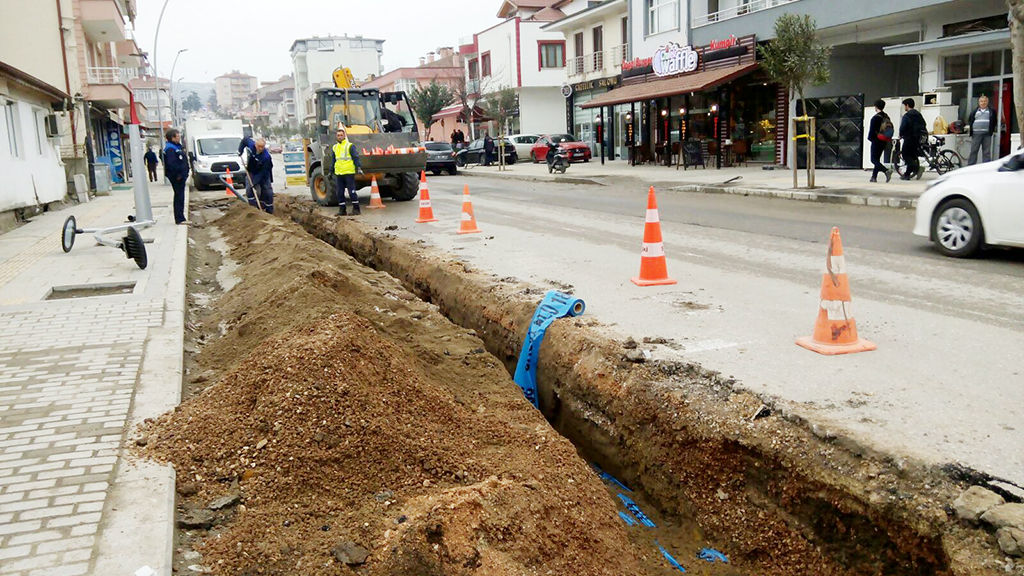 Bağlar Caddesi’nin İçmesuyu Hattı Yenileniyor