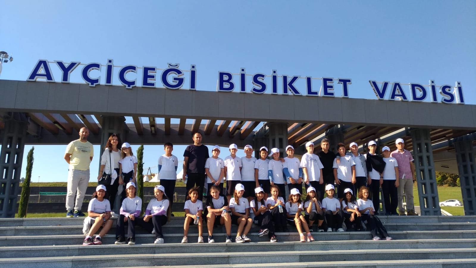 Bisiklet pedalları güvenle çevriliyor