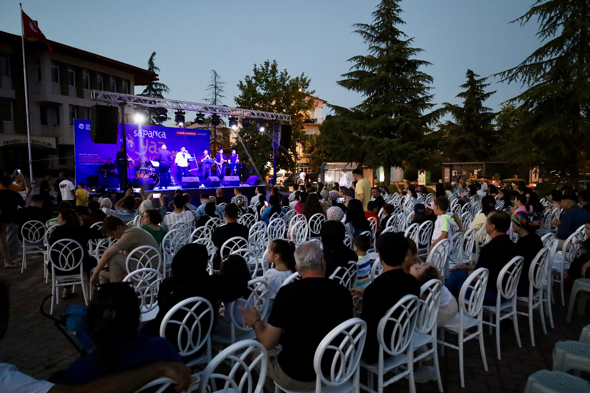 “Yaz Seninle Güzel” konserleri Kocaali ve Sapanca’da unutulmaz bir gece yaşattı