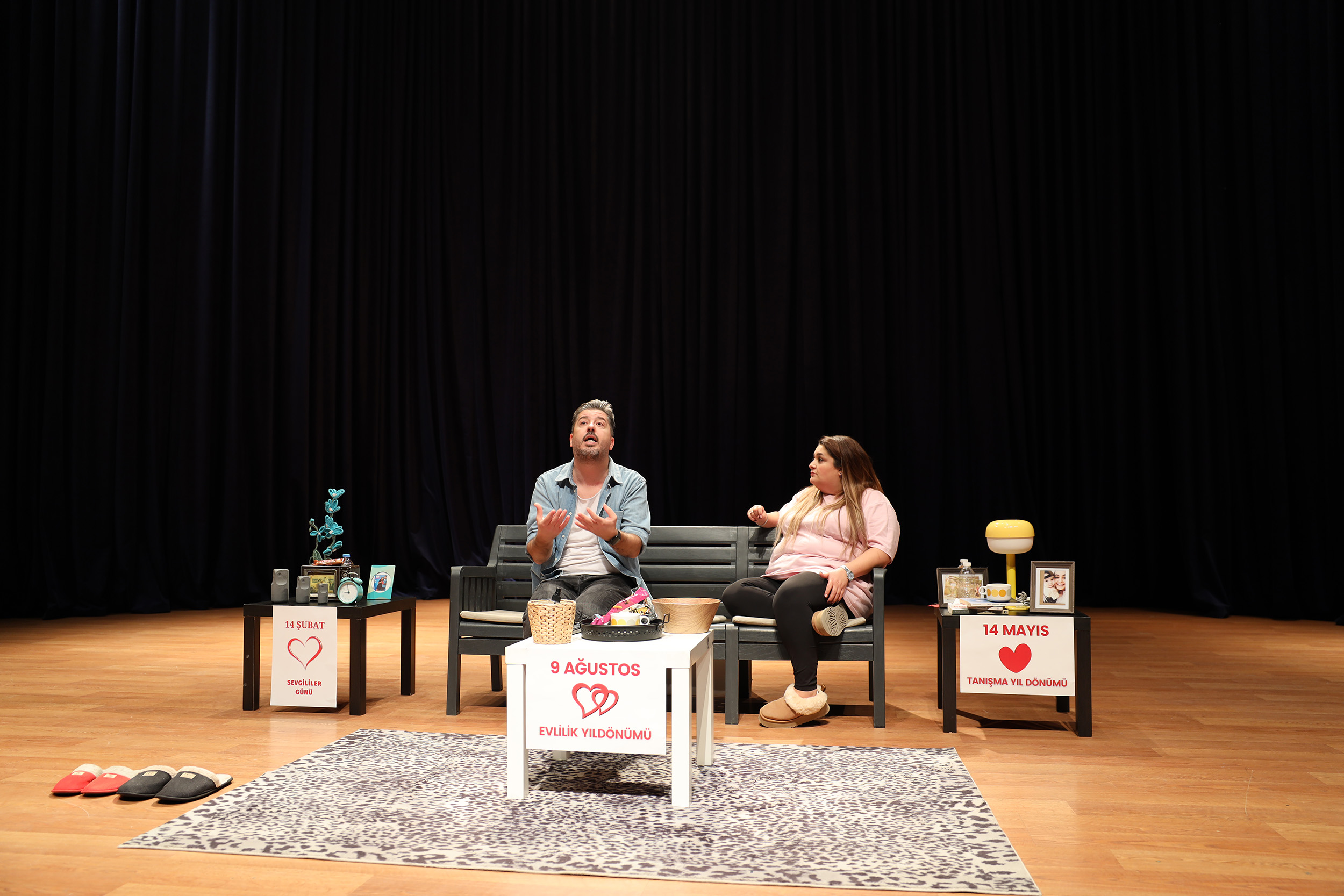 “Ruh Öküzüm” sahnedeydi, tiyatroseverler salonu doldurdu