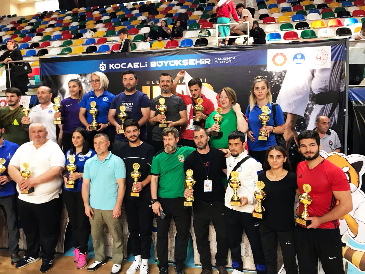 Büyükşehir rüzgâr oldu esti: Uluslararası turnuvada tam 15 madalya 