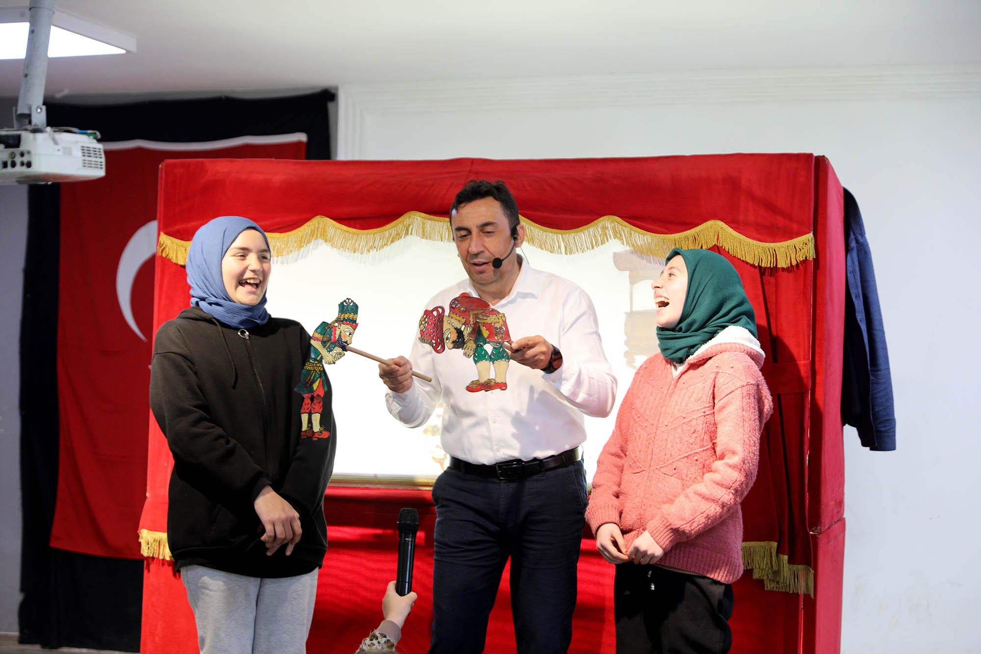 Ramazan’da çocuklar Büyükşehirle neşeye eğlenceye doydu