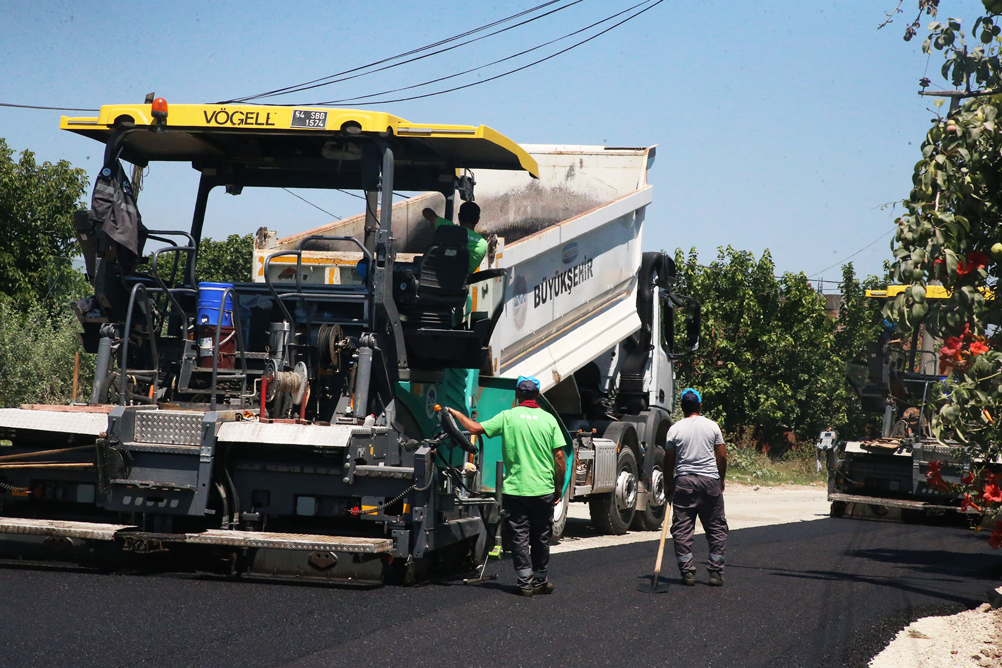 Sakarya’nın caddeleri Büyükşehir’le yenileniyor