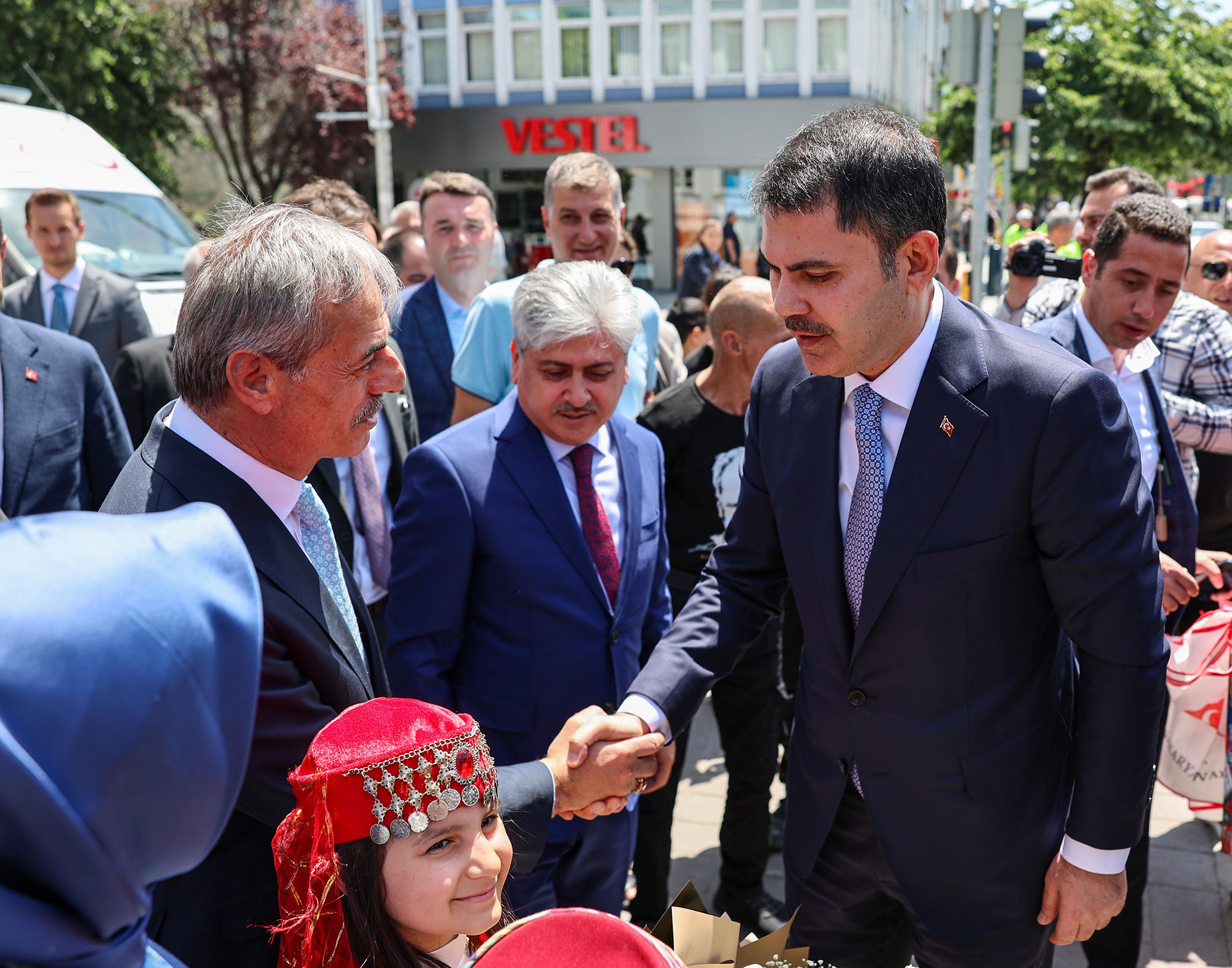 “Yeşil, sosyal ve dirençli şehir hedefimize Sayın Bakanımızın destekleriyle hızla ilerliyoruz”