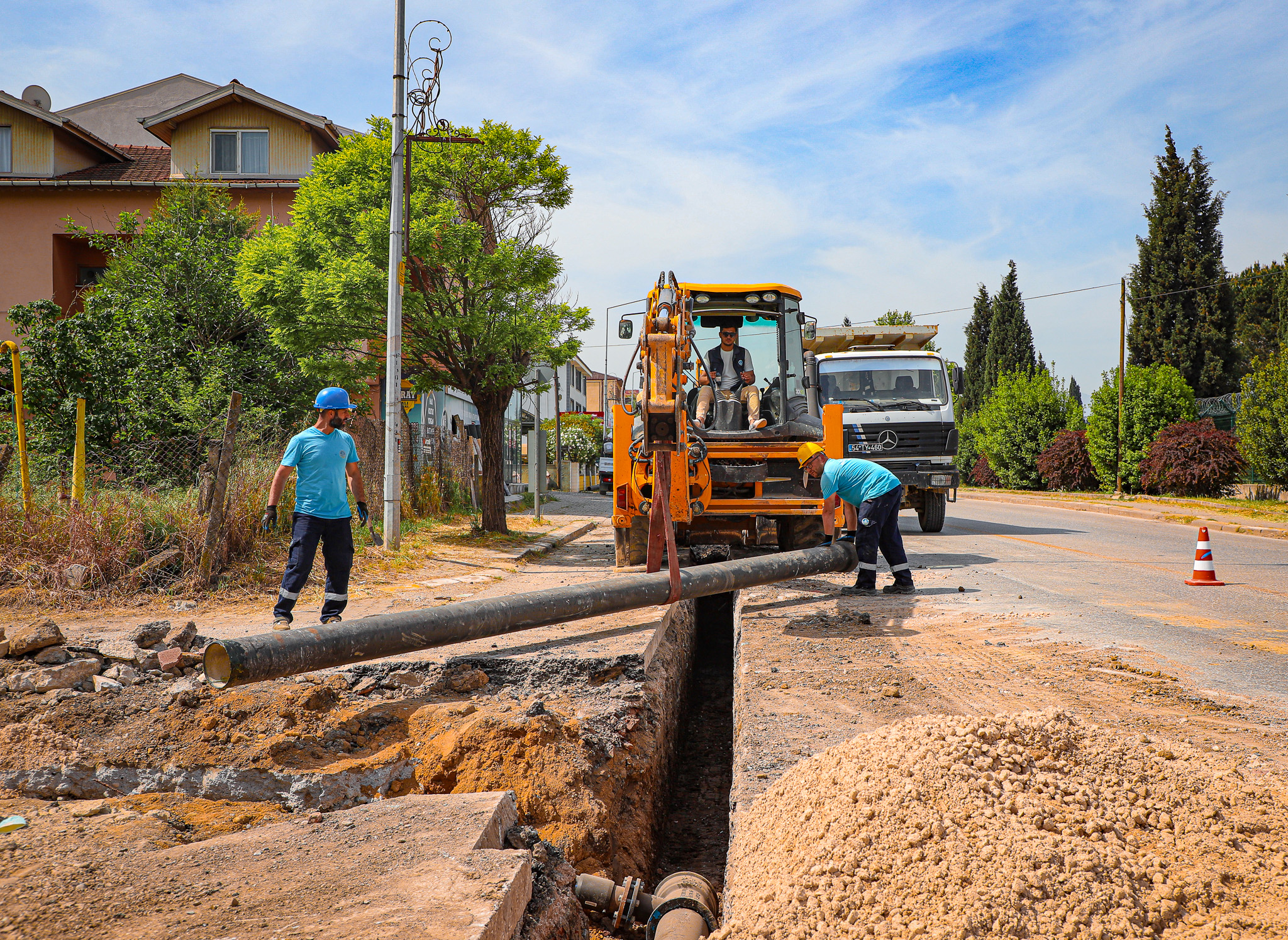 Atatürk Caddesi’nde dönüşüm altyapı ile başladı