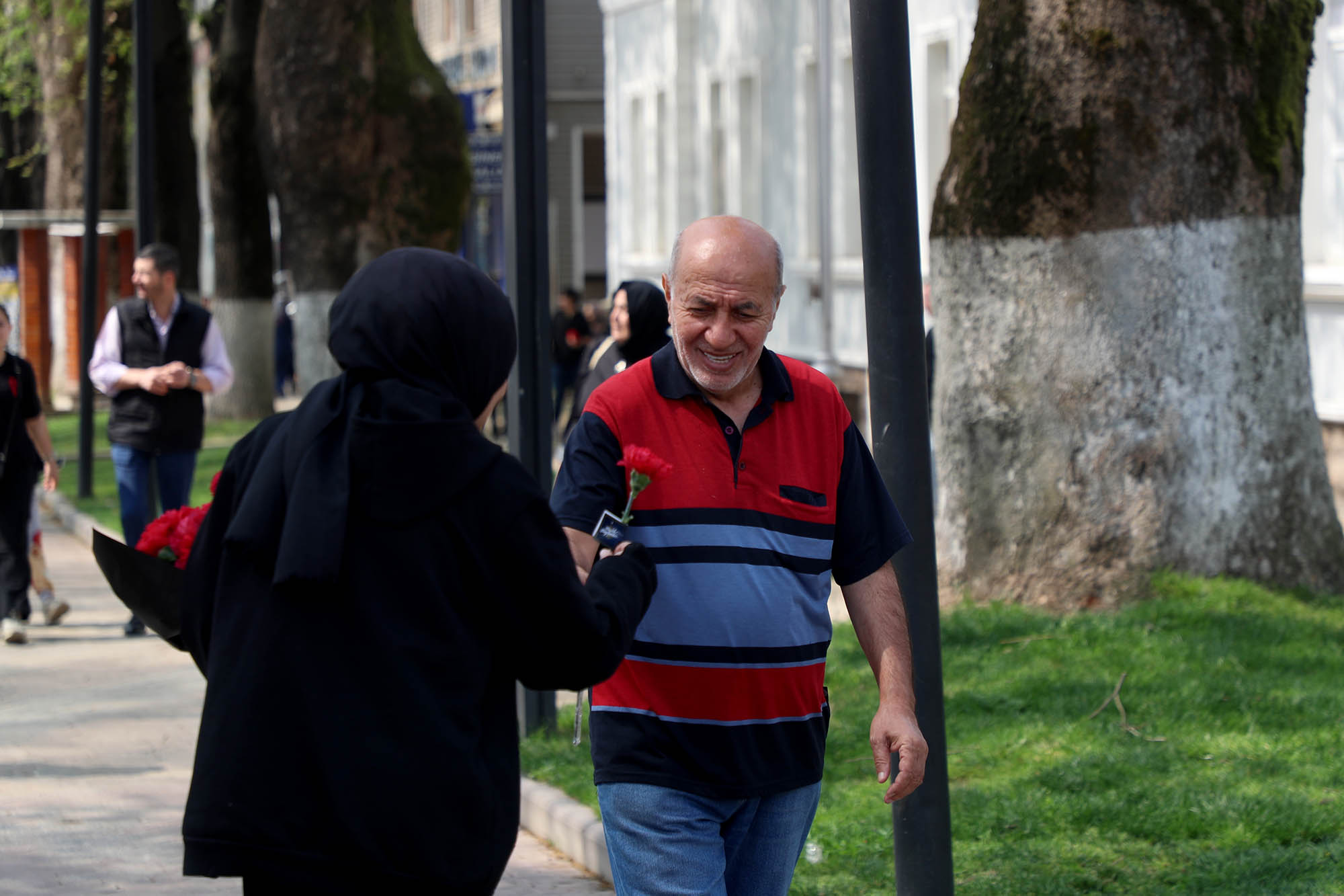 Büyükşehir ekiplerinden vatandaşlara bayram tebriği