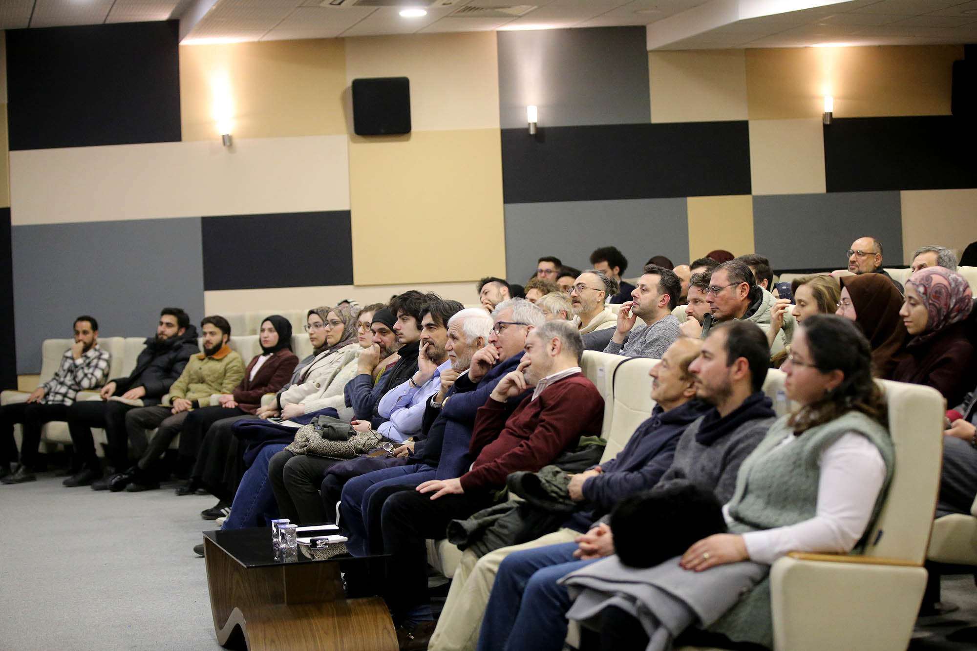 İz bırakan Mevlevi Nezih Uzel’ın hatırasını yaşatan gece: Tınılar arasında yolculuğa çıktılar