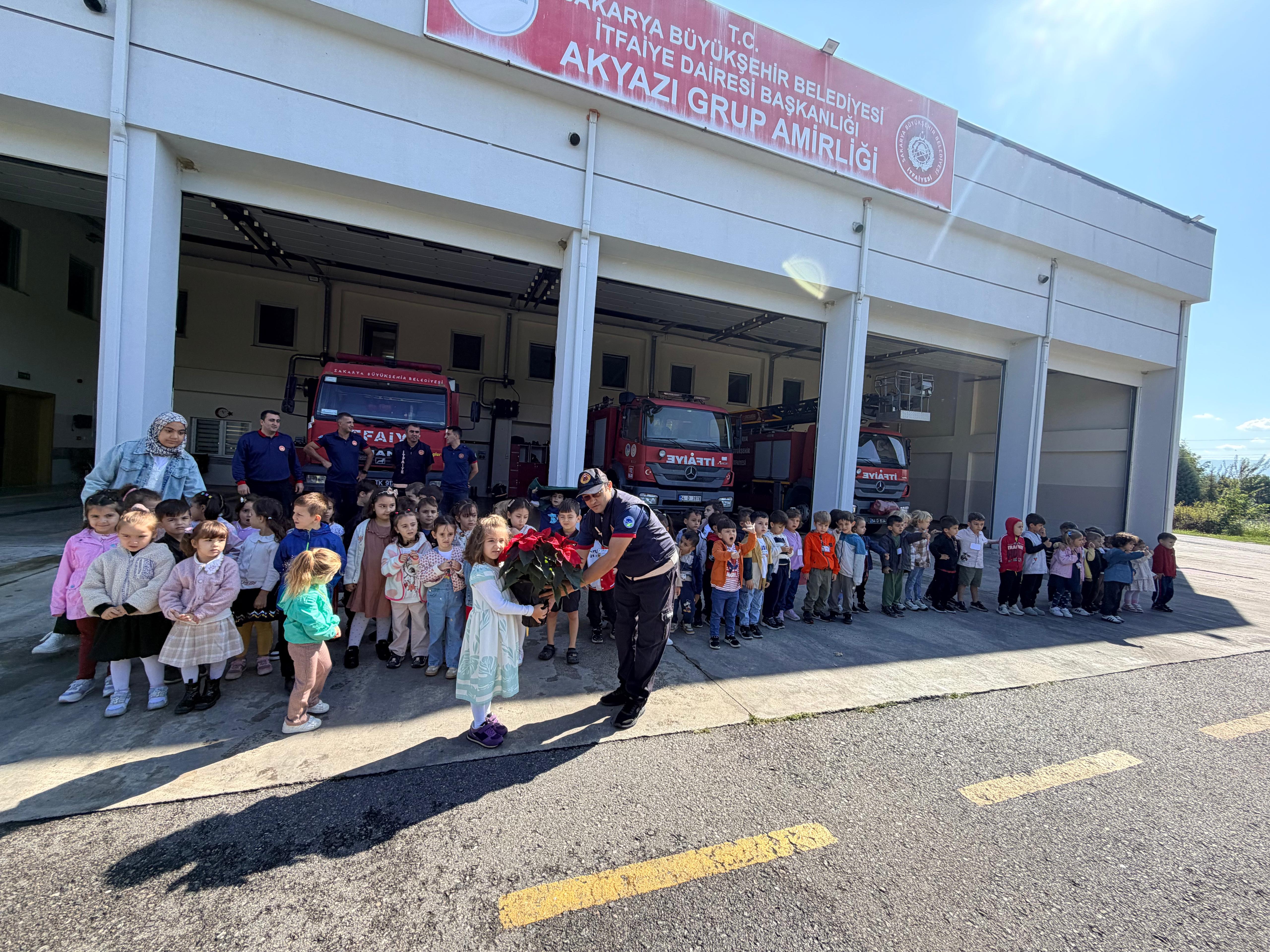 Minikler itfaiyeci oldu, afet bilincini deneyimledi: Yangın, deprem, acil durum…