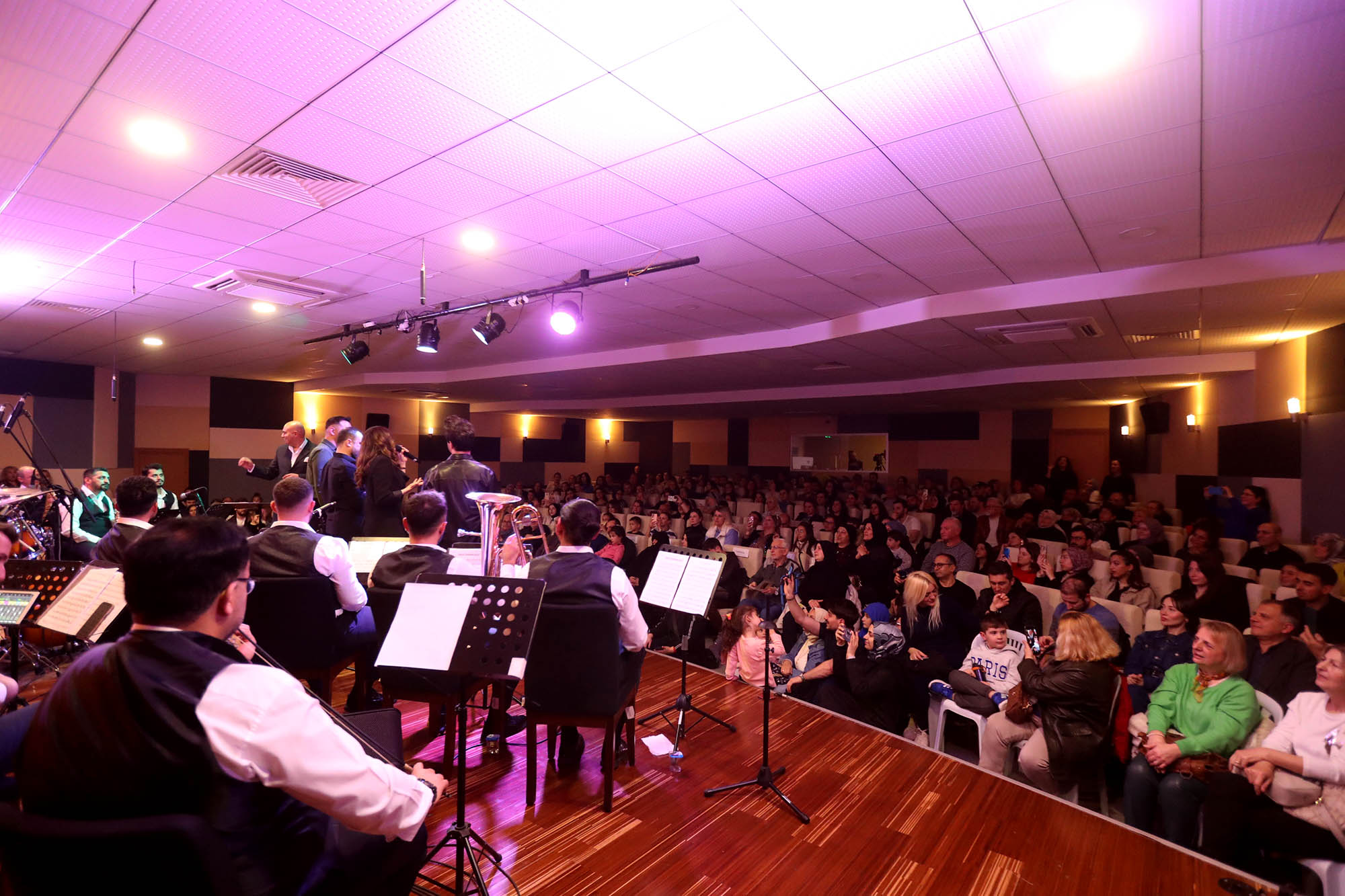 Kent Orkestrası’ndan Nostaljik Pop Rüzgârı 