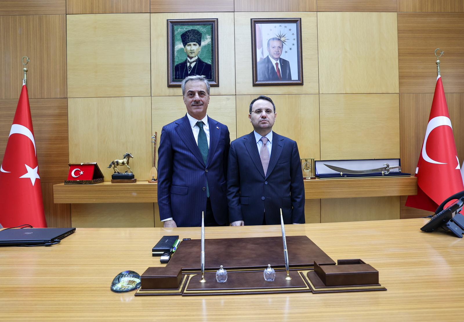 Adalet Bakanı Gürlek, Büyükşehir Belediyesi’nde: Sakarya’ya ‘huzur şehri’ övgüsü