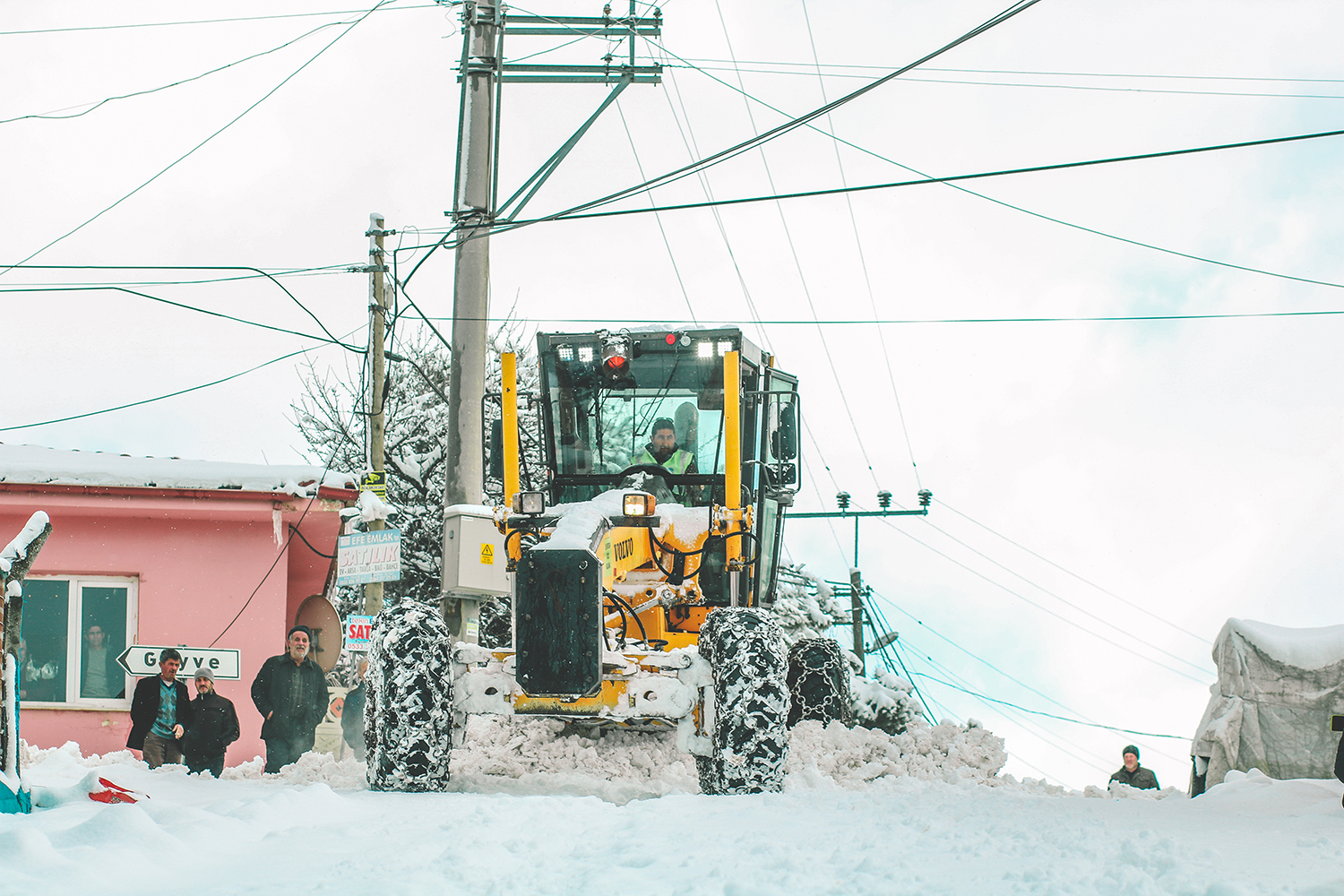 49 mahalle yolu ulaşıma açıldı