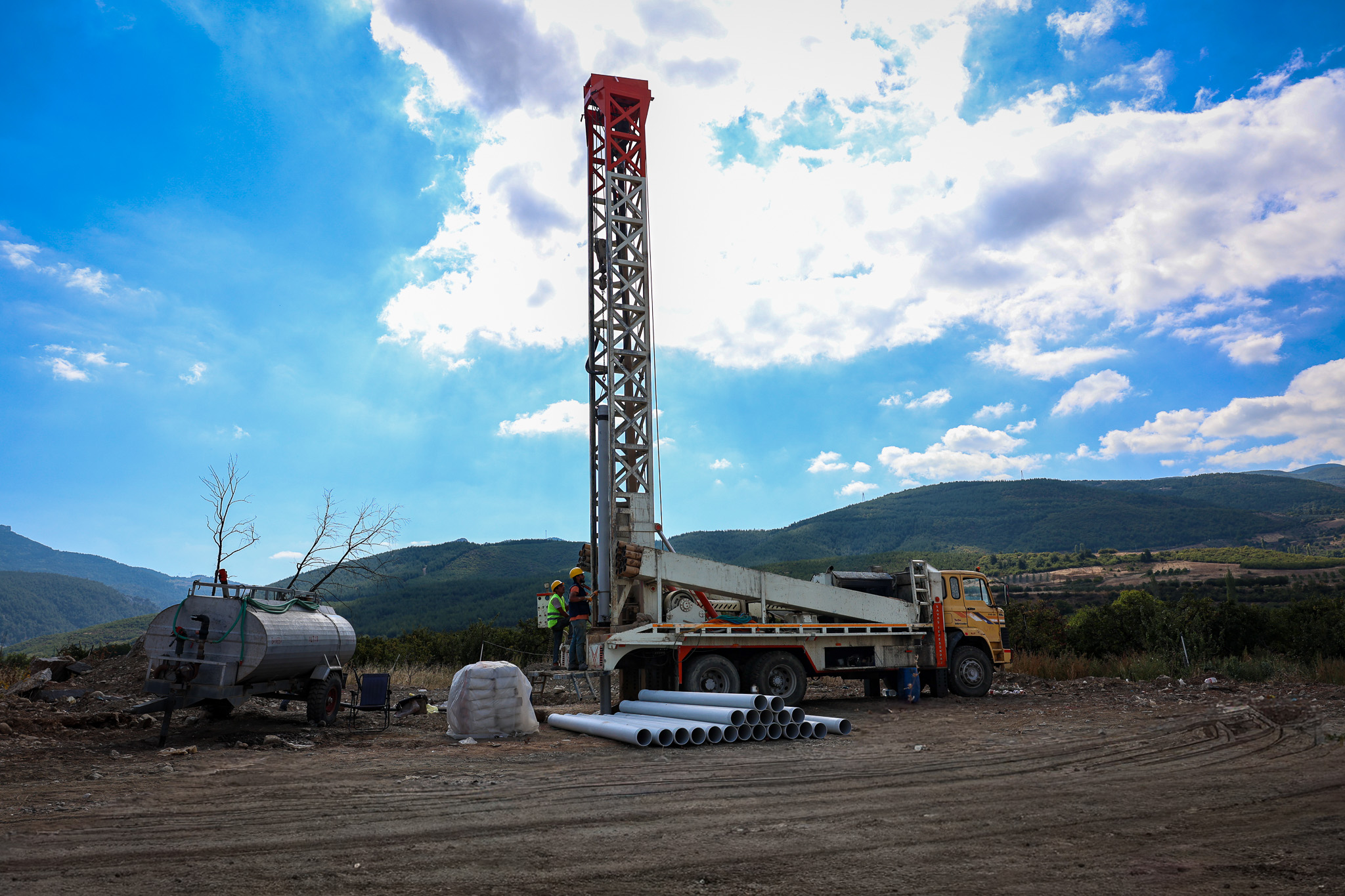 Geyve Doğantepe’ye 132 metre derinlikten kaliteli içme suyu 