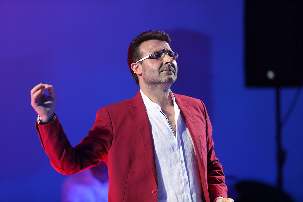 Açık Hava Sahnesi’nde Şiir Akşamı