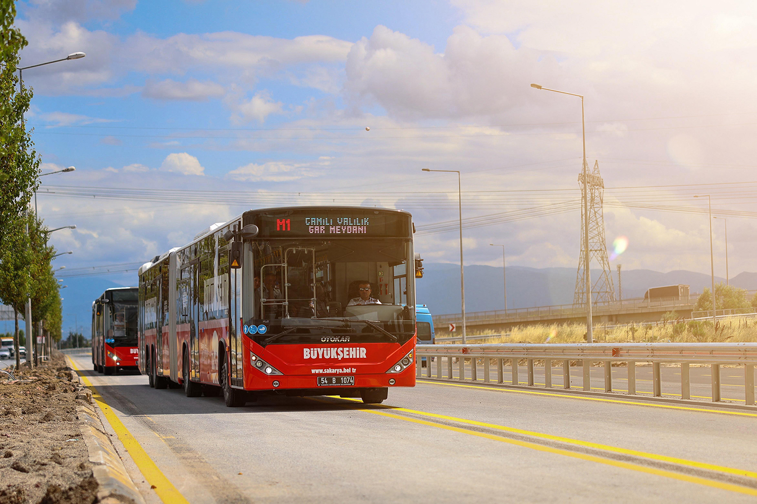 Metrobüsler seferlerine başladı: Büyükşehir detayları açıkladı