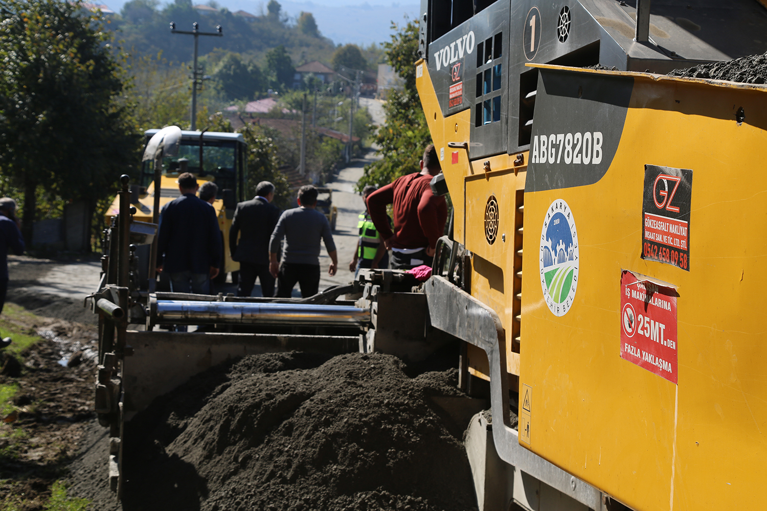 Büyükşehir’den Kocaali’ye 32 kilometrelik beton yol