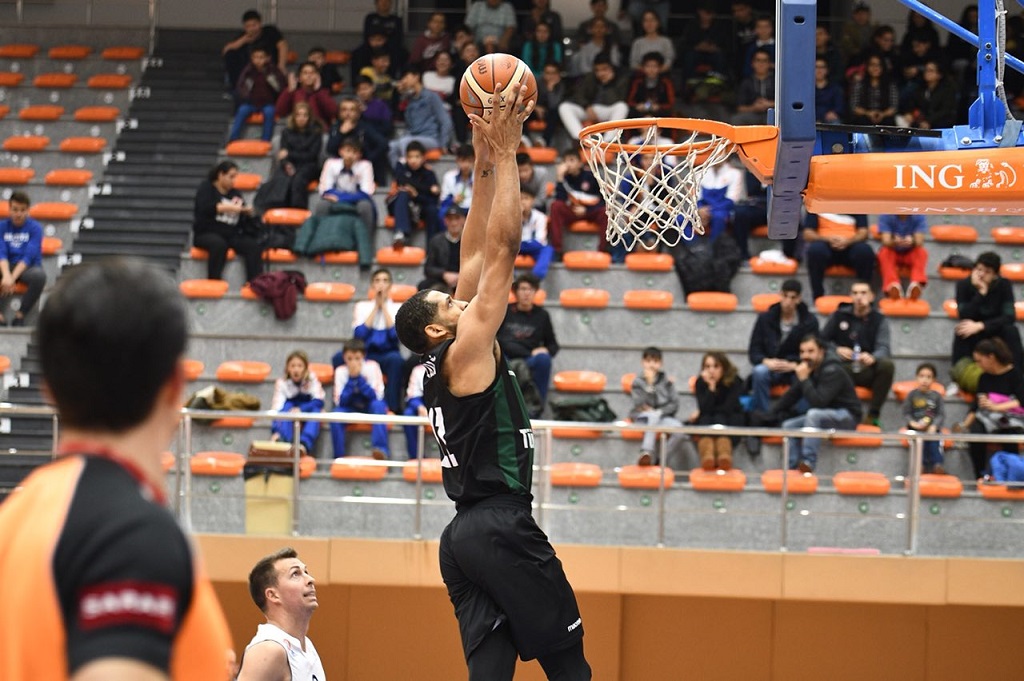 İstanbul’da galibiyet Büyükşehir Basket’in