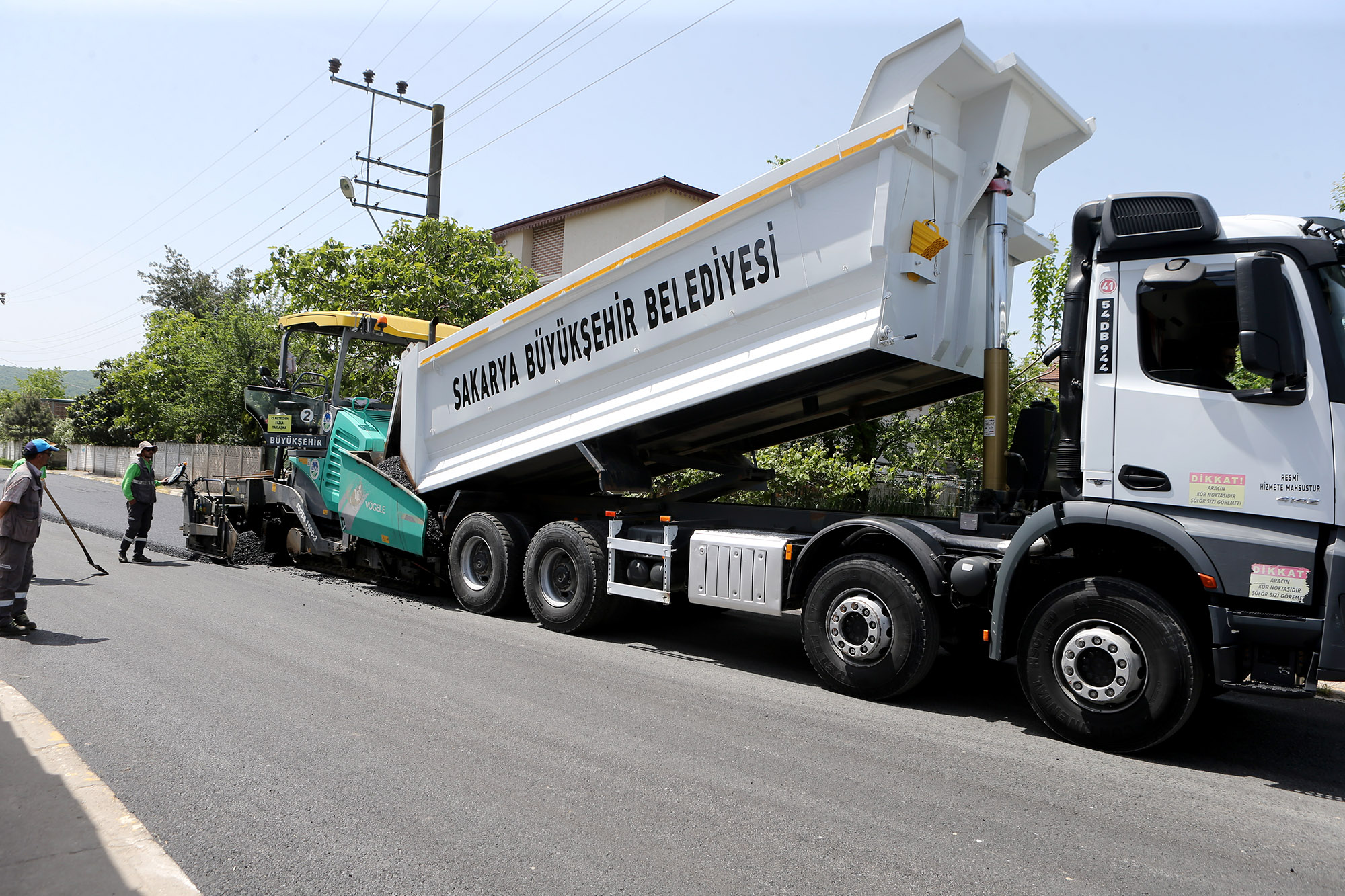 Söğütlü’de asfalt çalışmaları hız kazandı