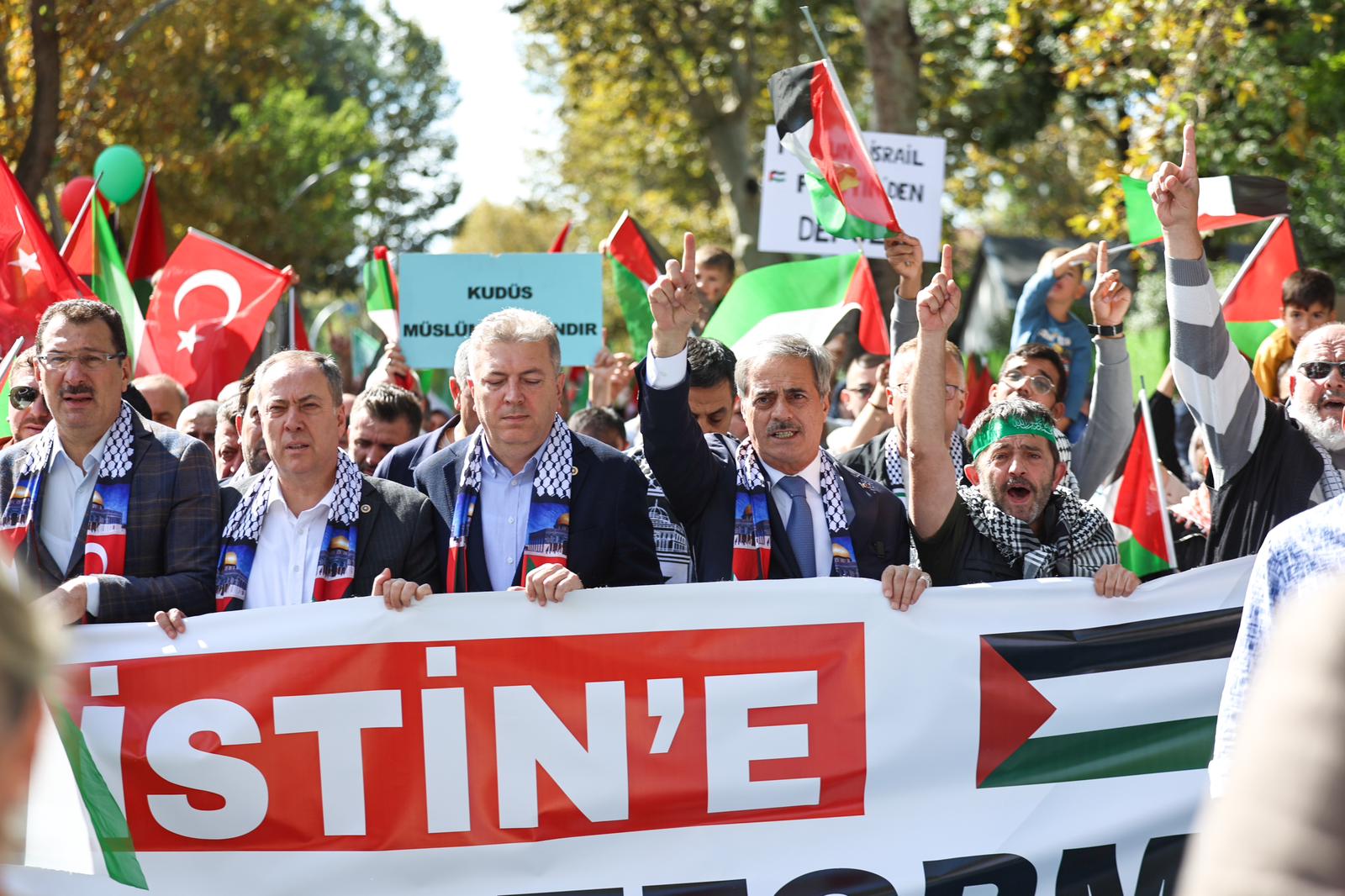 Başkan Alemdar: “Sakarya mazlumun yanında olduğunu bir kez daha gösterdi”