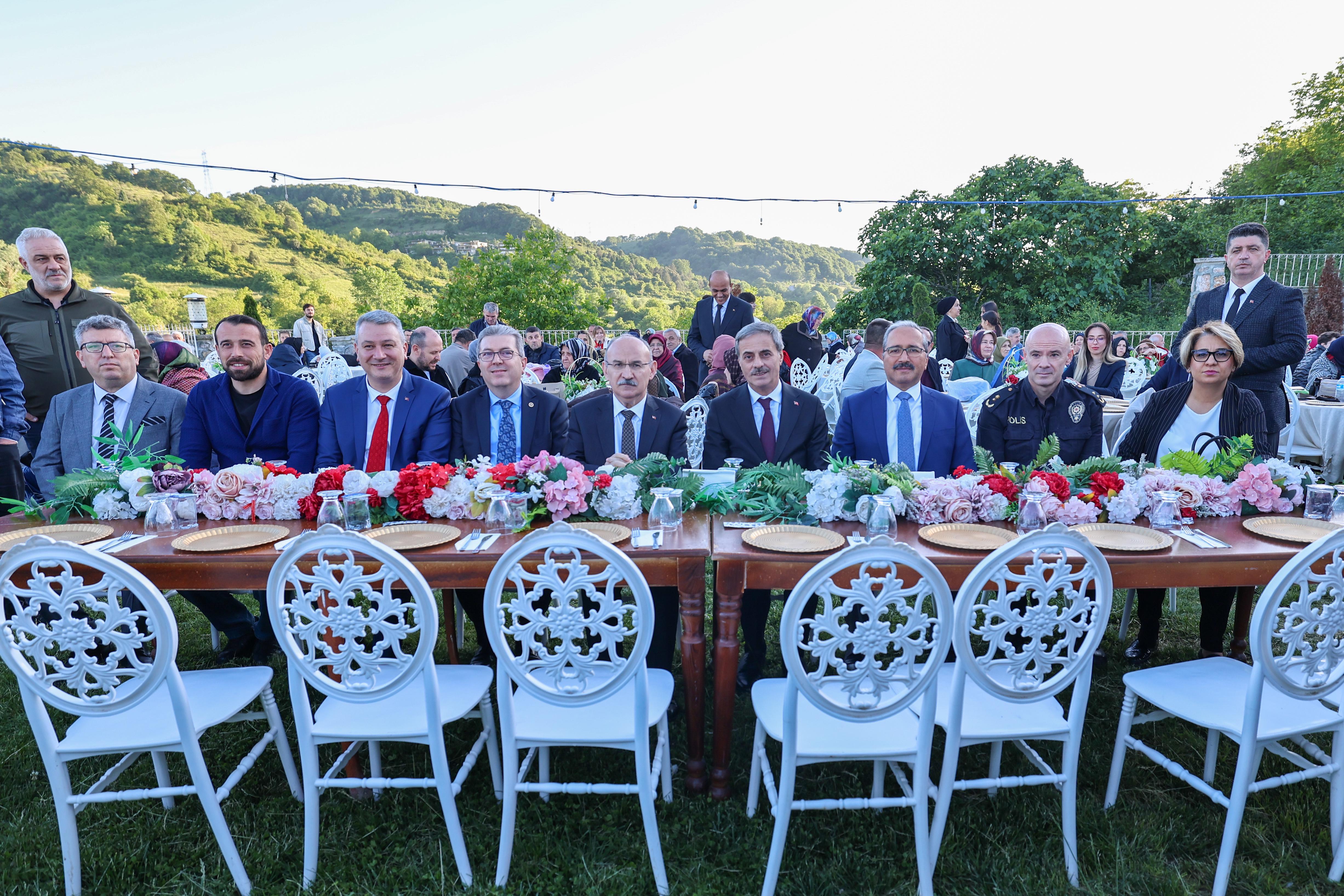 “Her renk ve kültürün zenginlik kattığı Sakarya’da birlikteliği güçlendireceğiz”