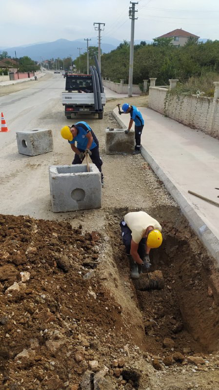 Karapürçek Çeşmebaşı Mahallesi’nde altyapıdan sonra sıra üstyapıda