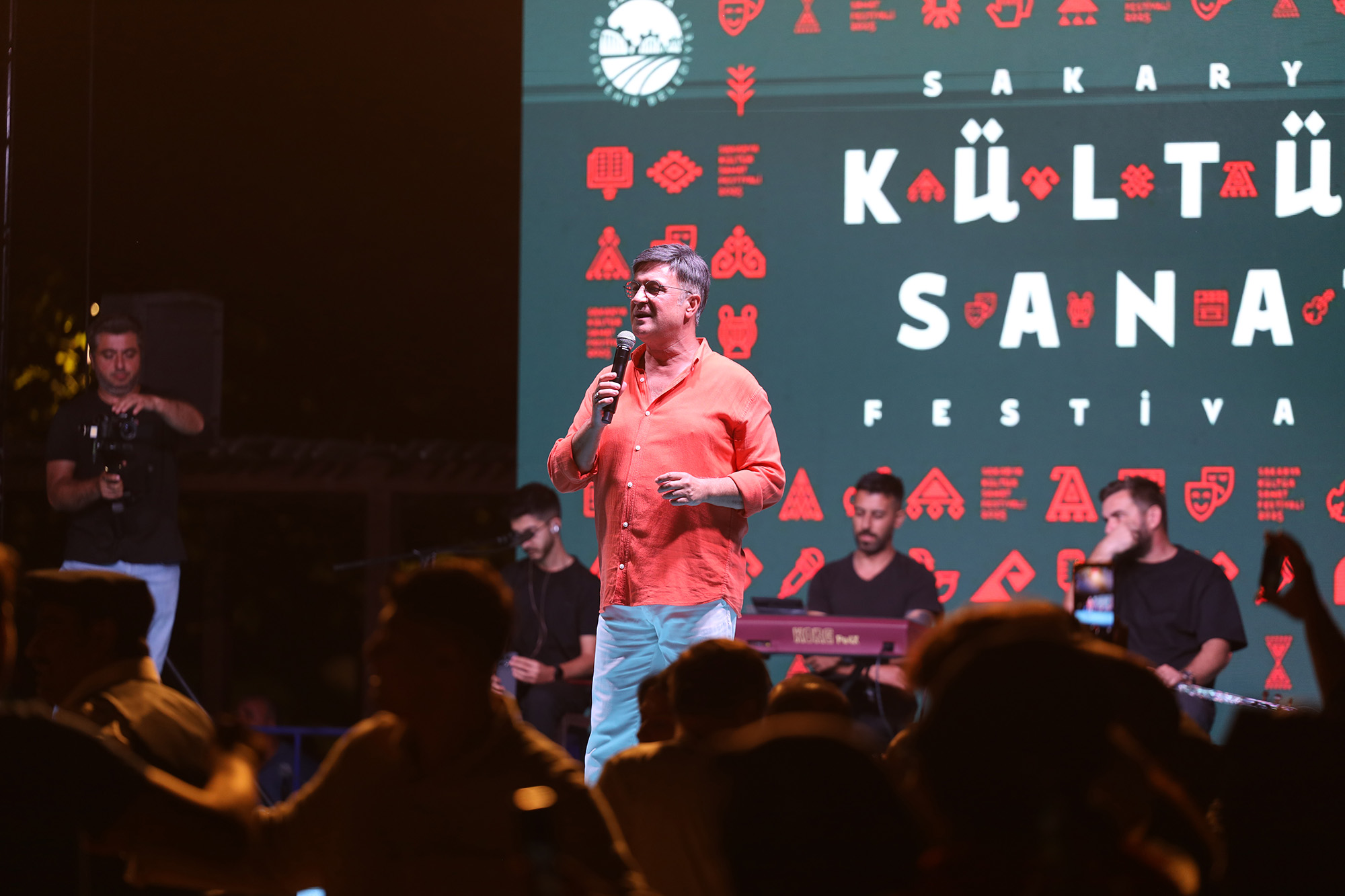 Sakarya’da Kafkas ve İç Anadolu’nun zengin kültürüyle şölen gibi akşam