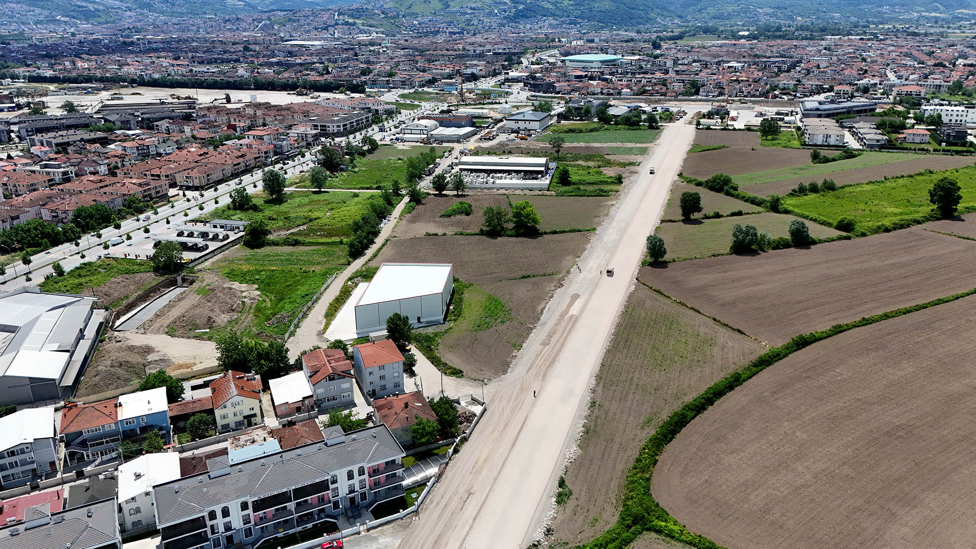 Yazlık Kavşağı’nın trafik yükünü azaltacak yeni koridor yakında açılıyor: Asfalt öncesi son işlem