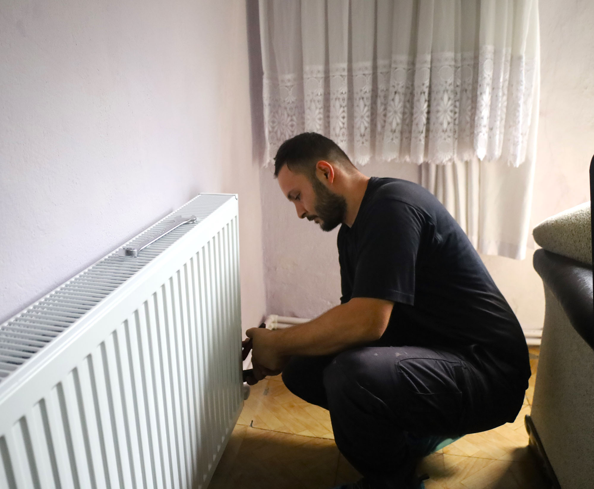 Hava kalitesi iyileşiyor, yürekler ve yuvalar ısınıyor: Haneleri doğalgazla buluşturmak için montajlar başladı