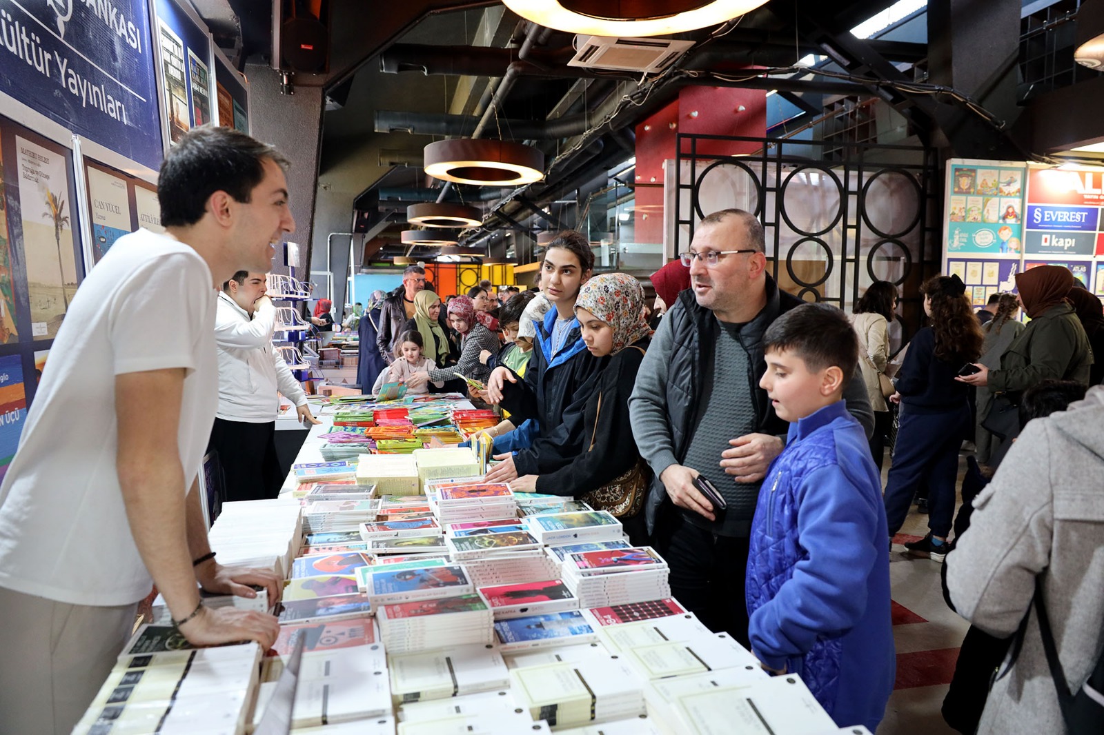 Sakarya Çocuk Edebiyatı Fuarı hafta sonunda doldu taştı