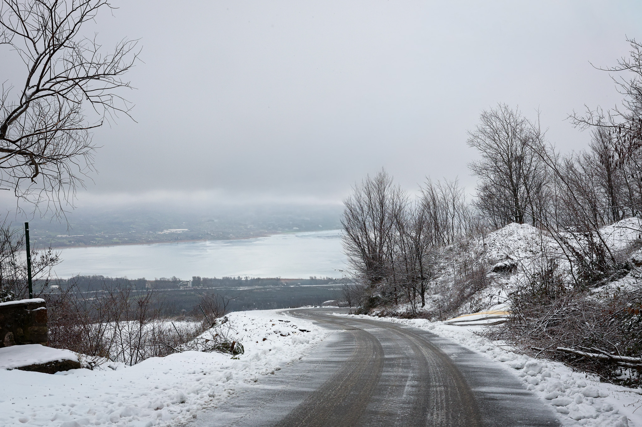 Beyaz örtü Sapanca Gölü’nü besleyen derelere can oldu