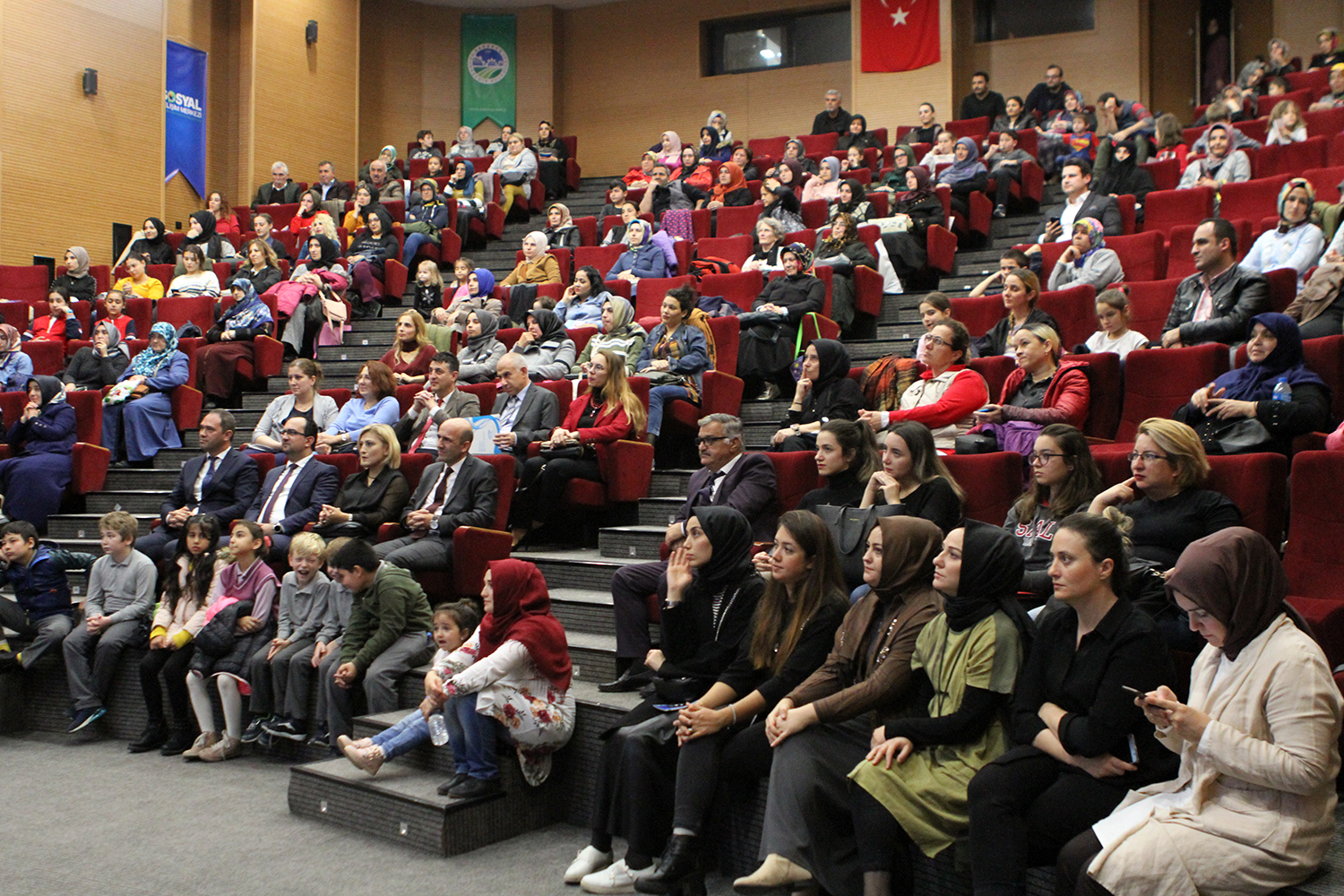 “Çocukların yüzlerinde tebessüm olmaya devam edeceğiz”