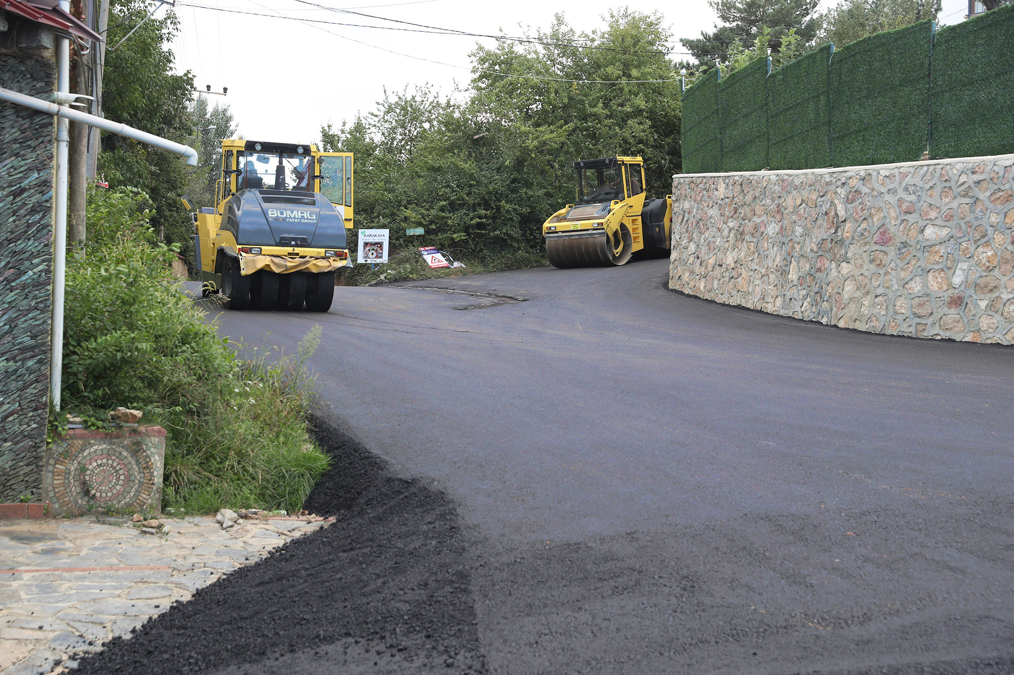 Sapanca Mahmudiye’de asfalt çalışmaları tamamlanıyor