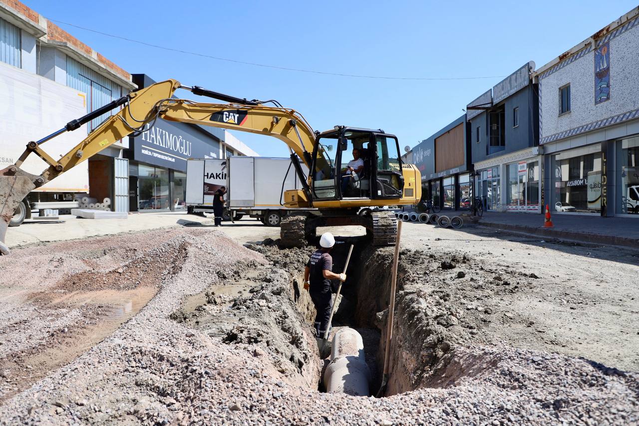 Büyükşehir güçlü altyapı ağını Serdivan’da genişletiyor
