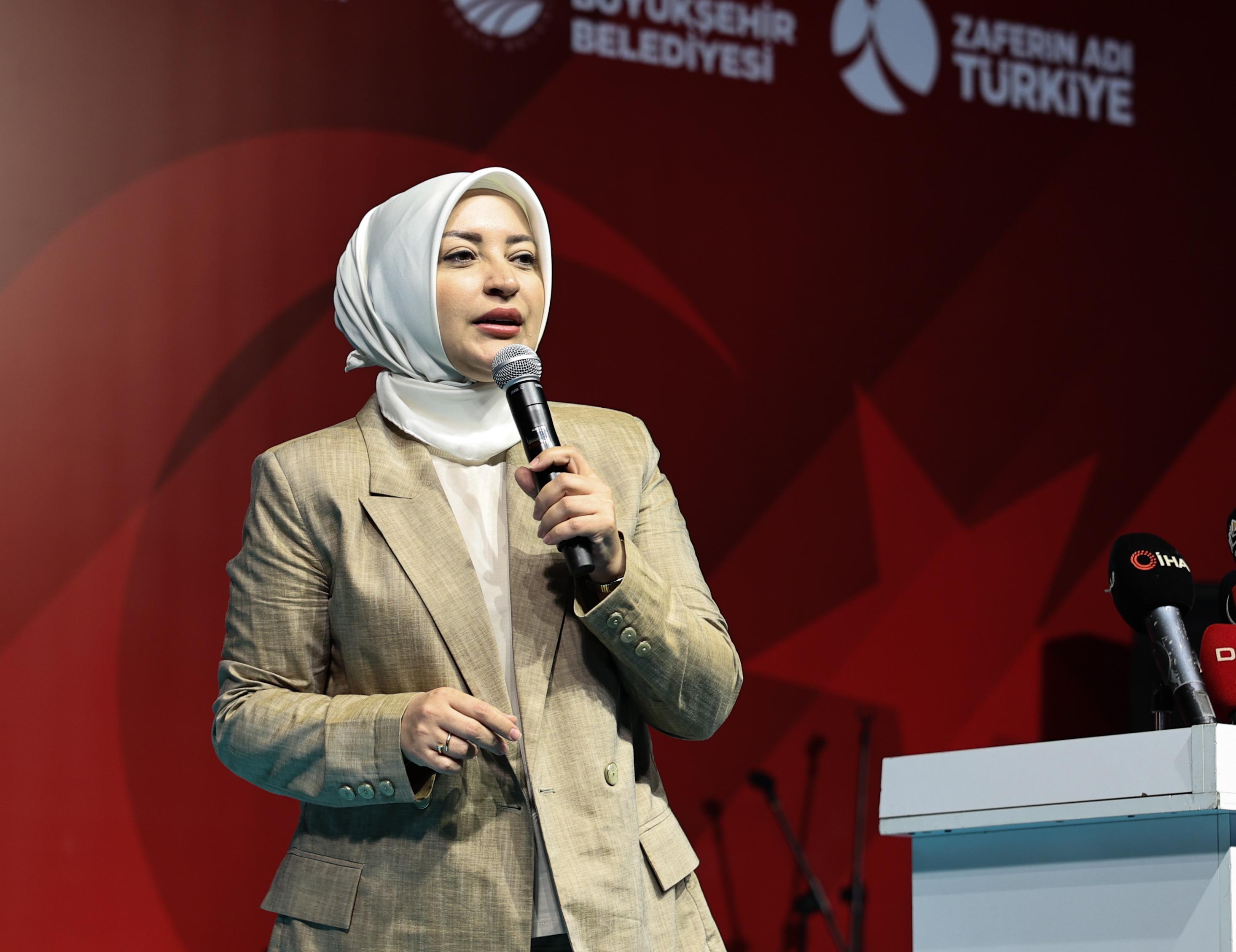 “O gece dünya, inananların vatan uğruna neler yapabileceğini izledi”