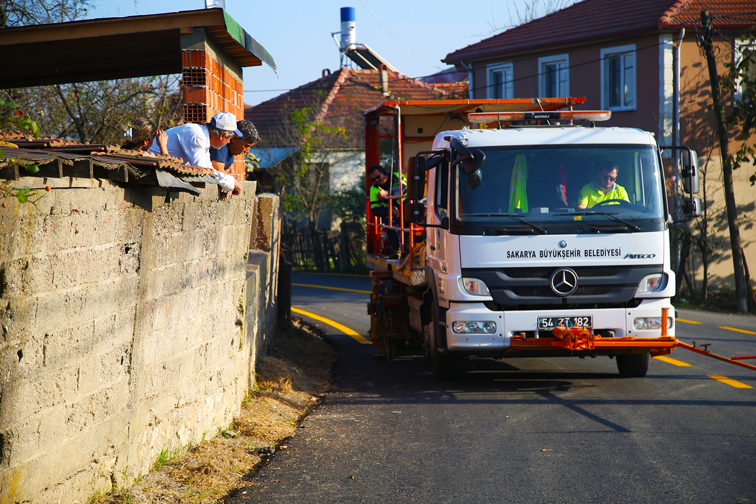 Ferizli’de 12 bin 800 metrelik güzergahlar yenilendi