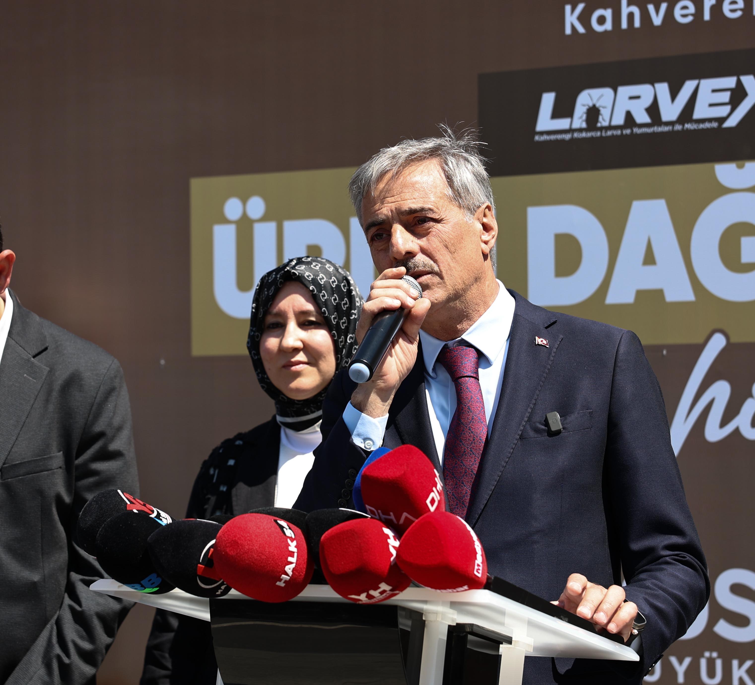 Kahverengi kokarca kabusuna karşı mucize buluş Sakarya’da Çiftçiler Günü’nde üreticiyle buluştu